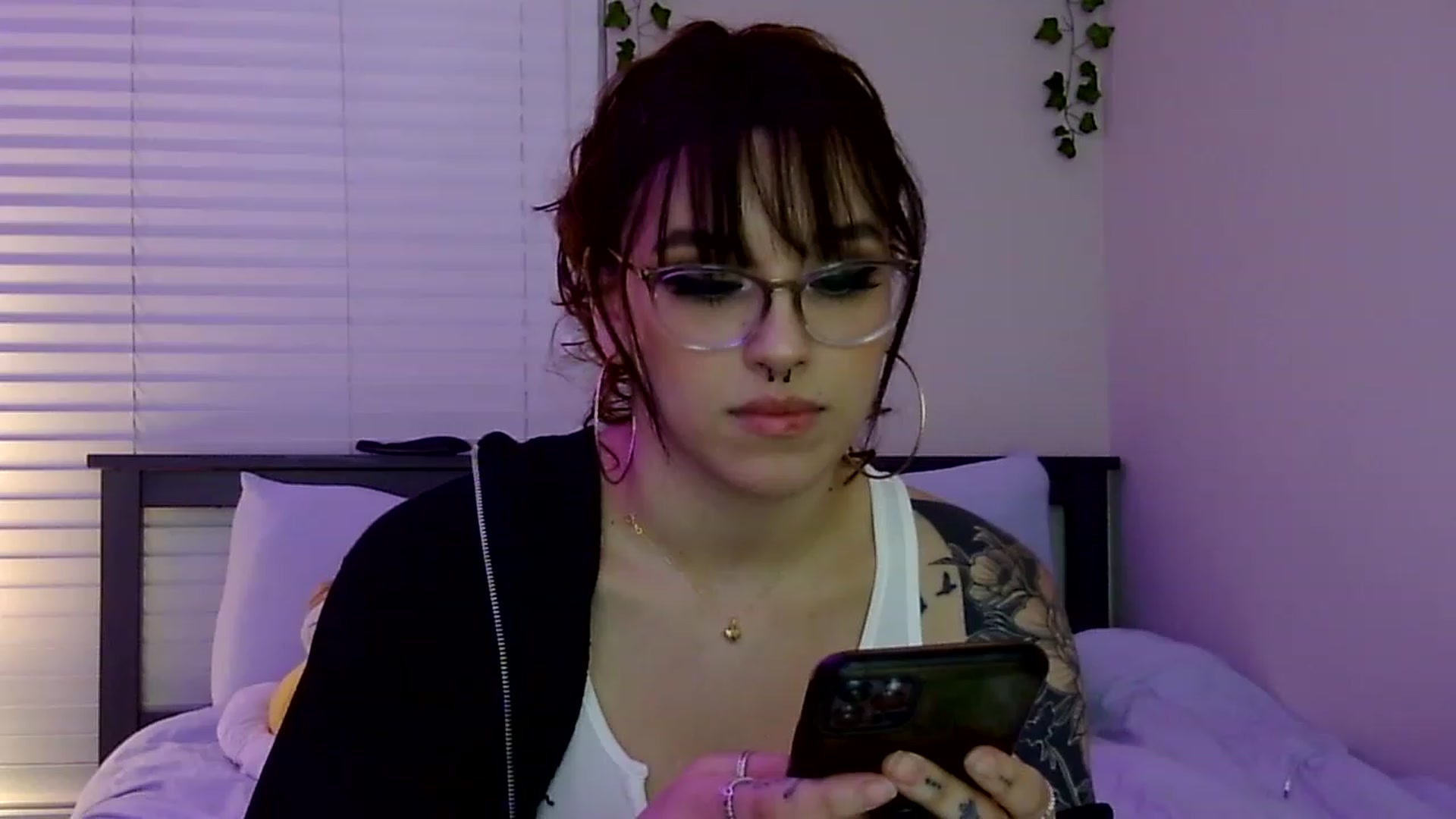 Gallery image thumbnail from GeminiJade69's myfreecams stream on, 05/31/2023, 05:26 image 19 of 20