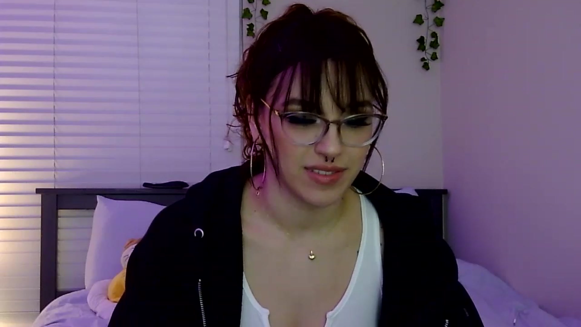 Gallery image thumbnail from GeminiJade69's myfreecams stream on, 05/31/2023, 05:26 image 17 of 20