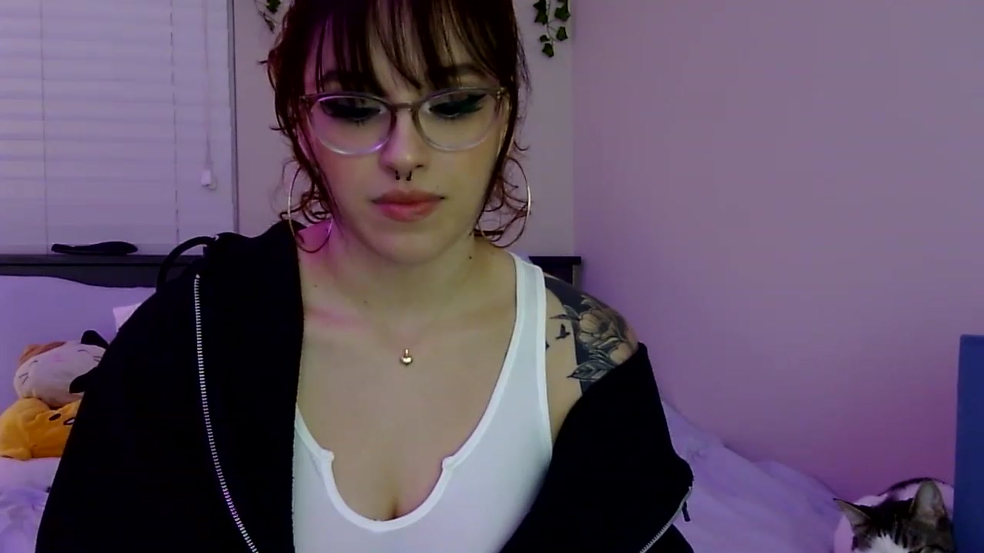 Gallery image thumbnail from GeminiJade69's myfreecams stream on, 05/31/2023, 05:26 image 15 of 20