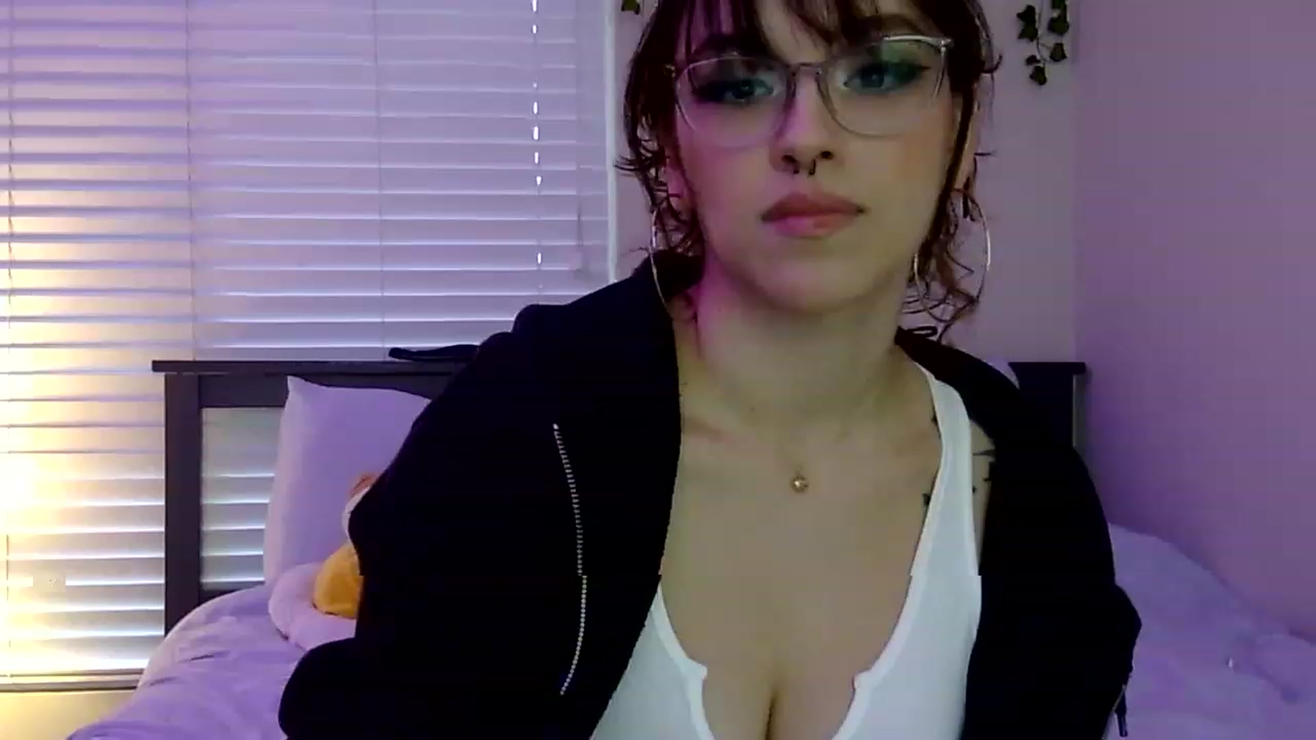 Gallery image thumbnail from GeminiJade69's myfreecams stream on, 05/31/2023, 05:26 image 4 of 20