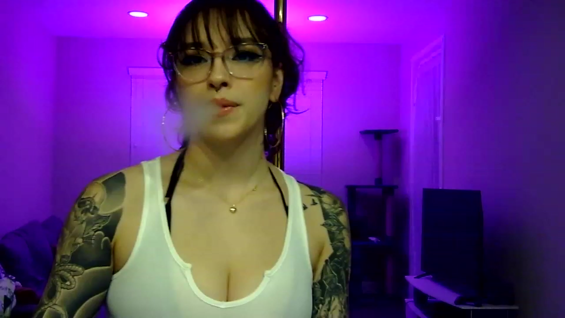 Gallery image thumbnail from GeminiJade69's myfreecams stream on, 06/01/2023, 05:18 image 1 of 20