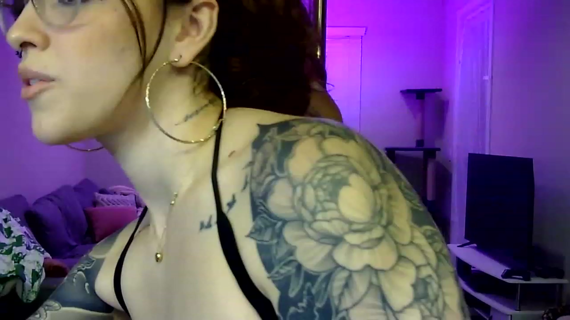 Gallery image thumbnail from GeminiJade69's myfreecams stream on, 06/01/2023, 06:59 image 5 of 20