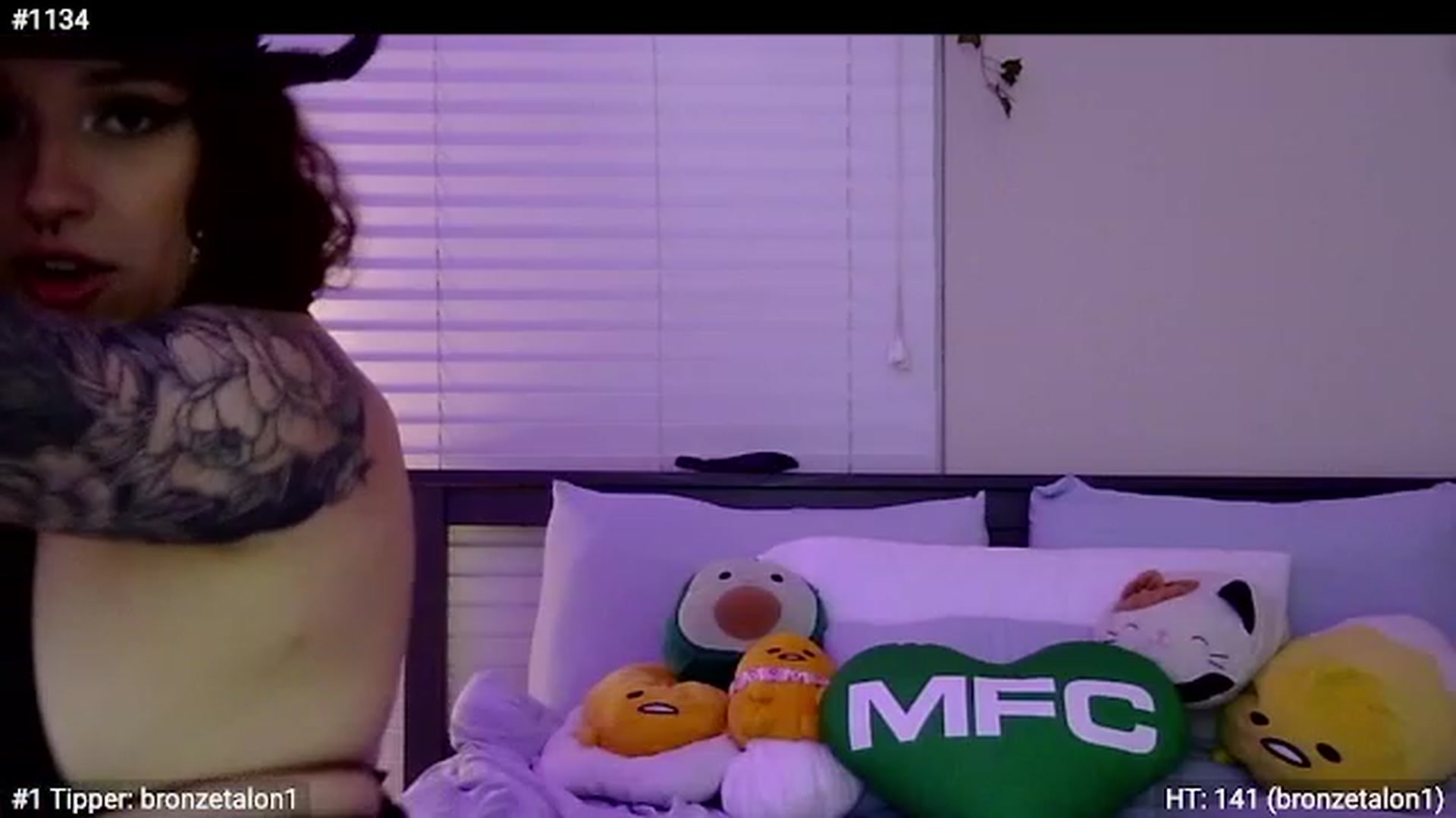 Gallery image thumbnail from GeminiJade69's myfreecams stream on, 06/06/2023, 08:08 image 8 of 20