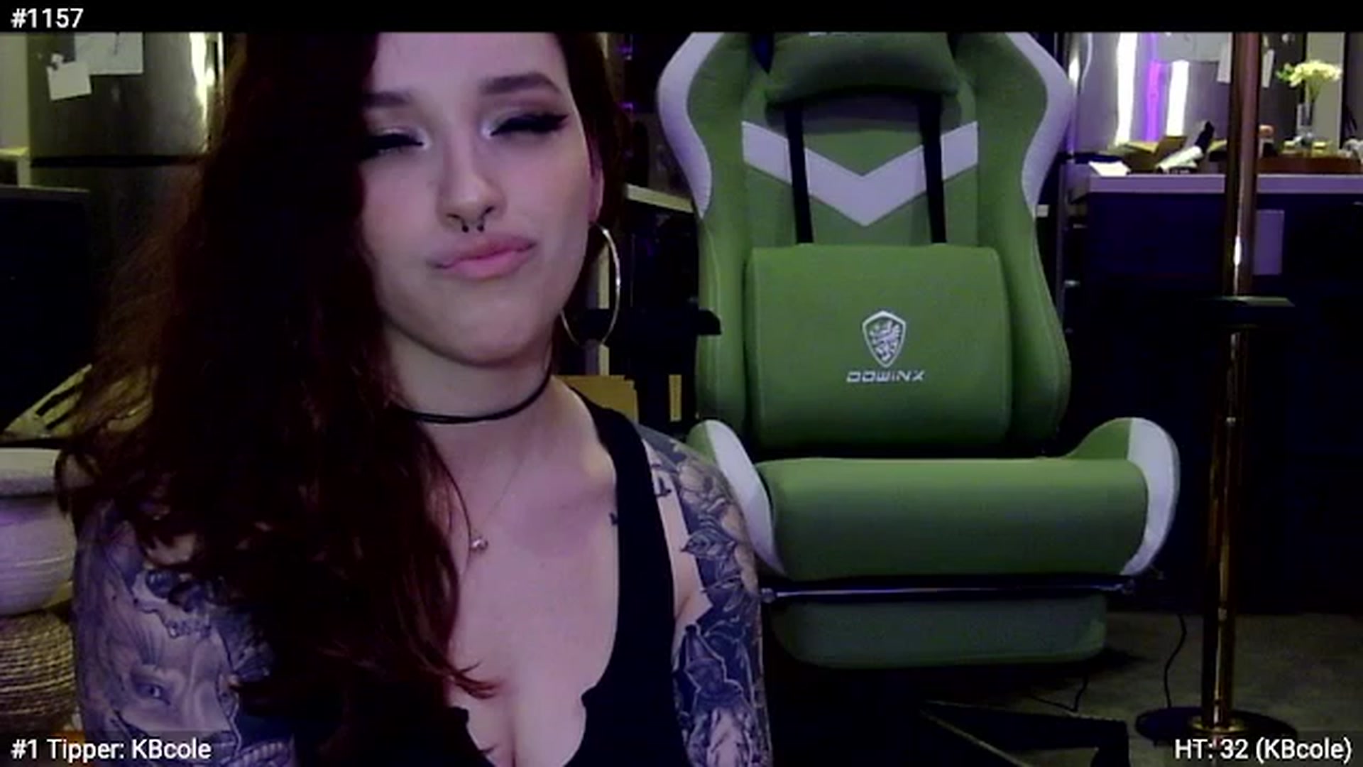 Gallery image thumbnail from GeminiJade69's myfreecams stream on, 06/08/2023, 07:07 image 19 of 20