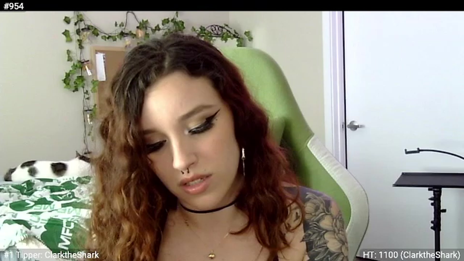 Gallery image thumbnail from GeminiJade69's myfreecams stream on, 06/09/2023, 01:24 image 9 of 20