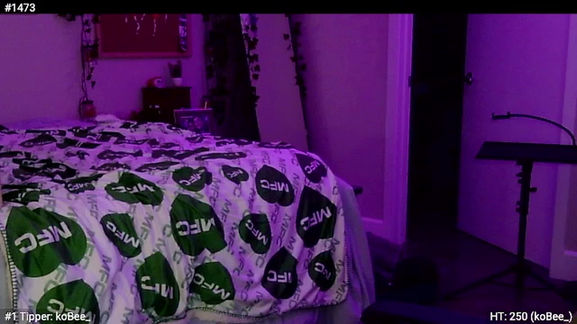 Gallery image thumbnail from GeminiJade69's myfreecams stream on, 06/14/2023, 08:04 image 4 of 20