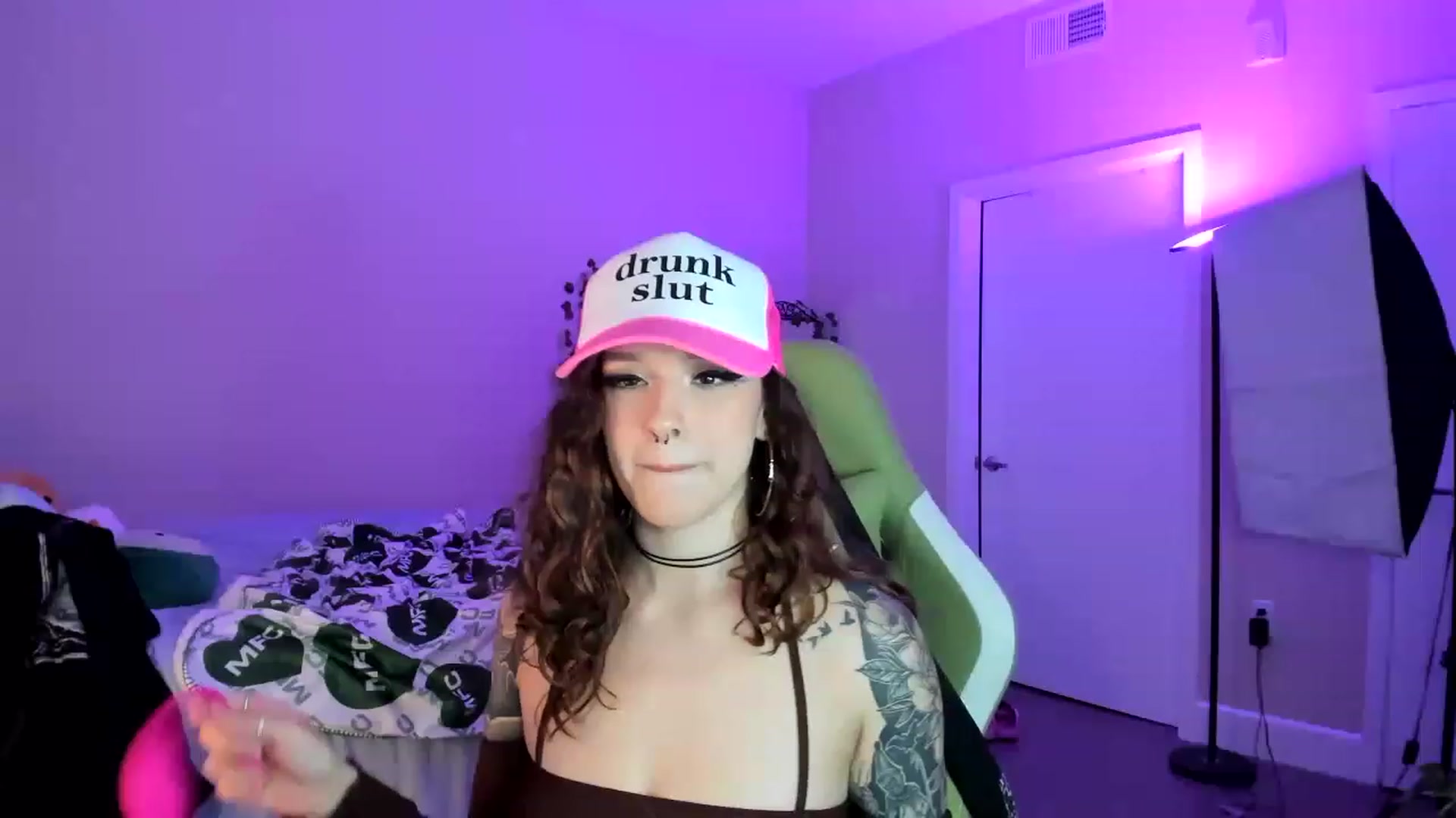 Gallery image thumbnail from GeminiJade69's myfreecams stream on, 06/16/2023, 05:42 image 19 of 20