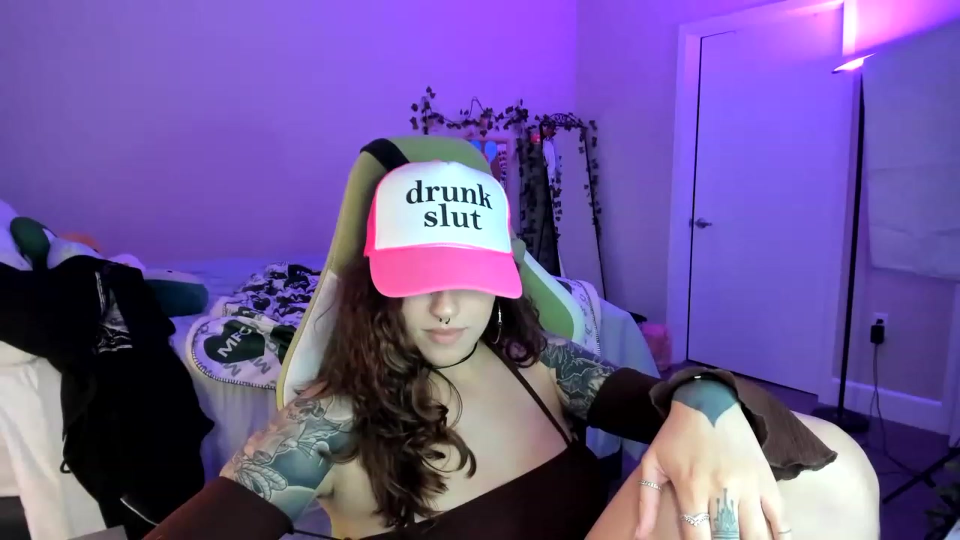 Gallery image thumbnail from GeminiJade69's myfreecams stream on, 06/16/2023, 05:42 image 8 of 20
