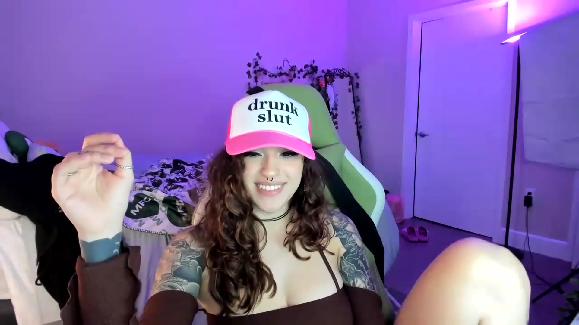 Gallery image thumbnail from GeminiJade69's myfreecams stream on, 06/16/2023, 05:42 image 7 of 20