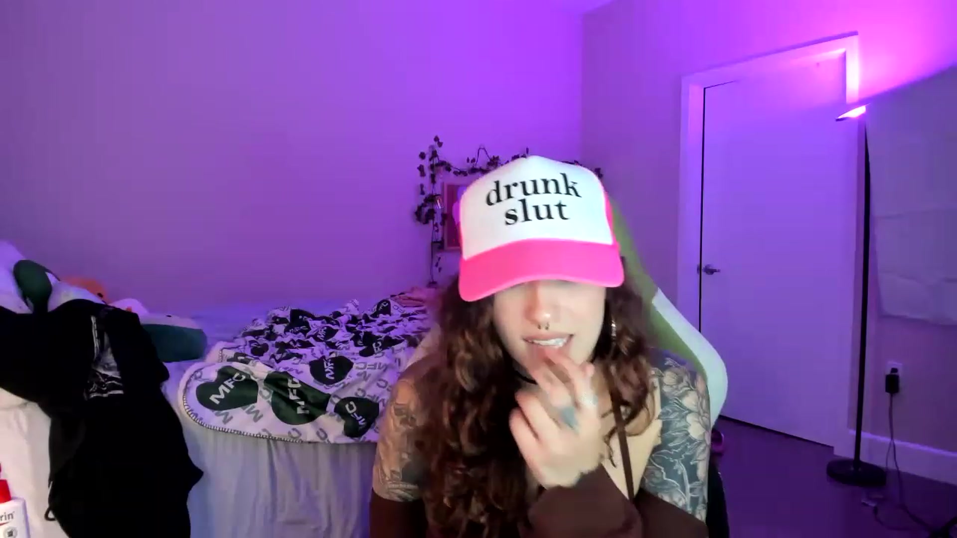 Gallery image thumbnail from GeminiJade69's myfreecams stream on, 06/16/2023, 07:30 image 2 of 20
