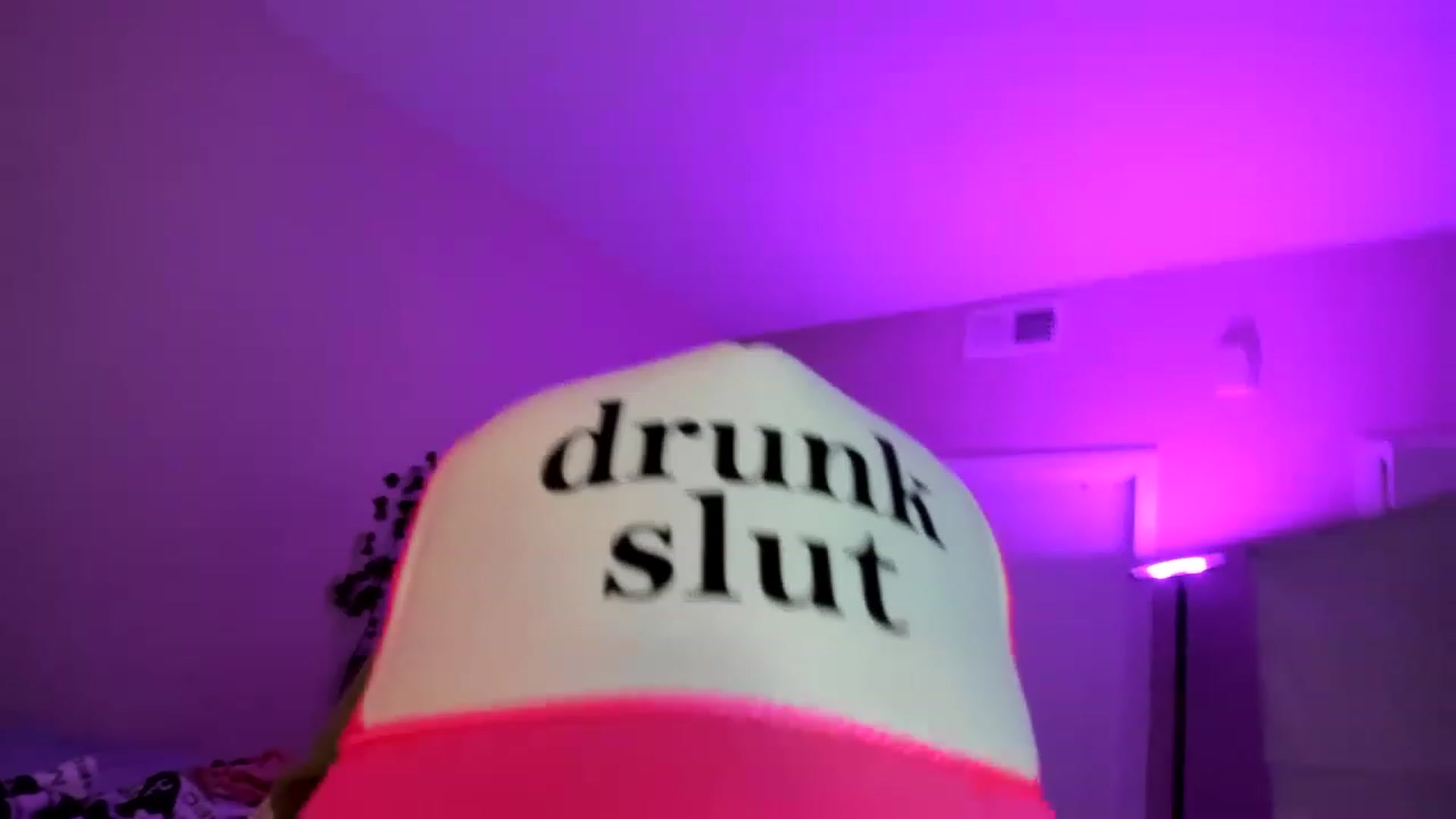 Gallery image thumbnail from GeminiJade69's myfreecams stream on, 06/16/2023, 07:30 image 10 of 20