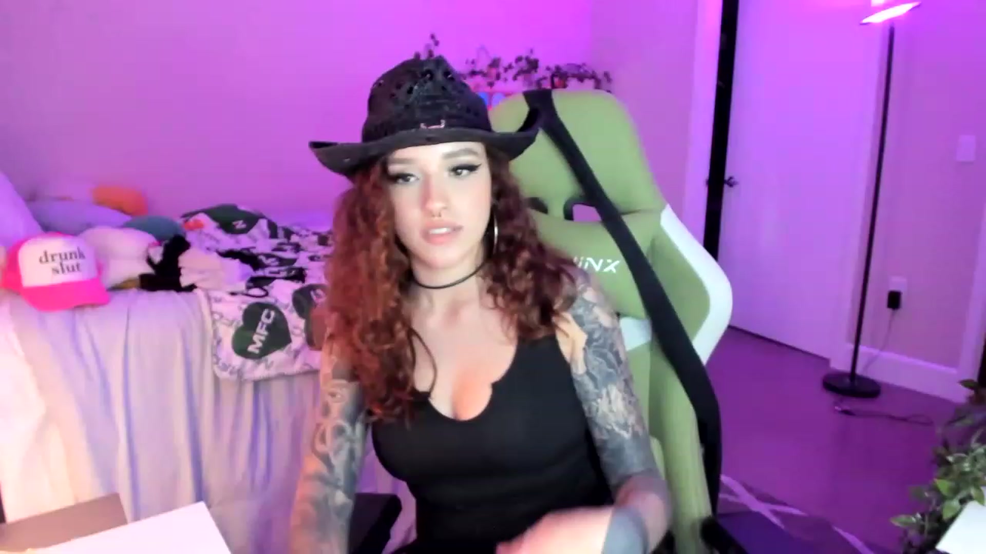 Gallery image thumbnail from GeminiJade69's myfreecams stream on, 06/17/2023, 05:51 image 18 of 20