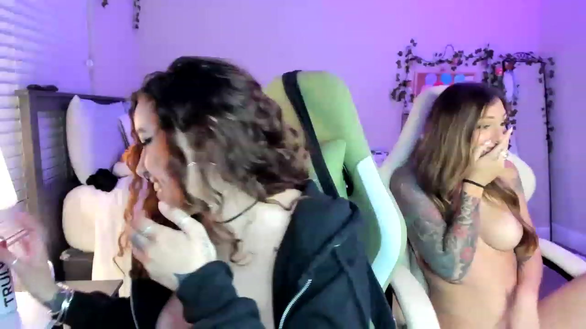 Gallery image thumbnail from GeminiJade69's myfreecams stream on, 06/18/2023, 07:34 image 5 of 20