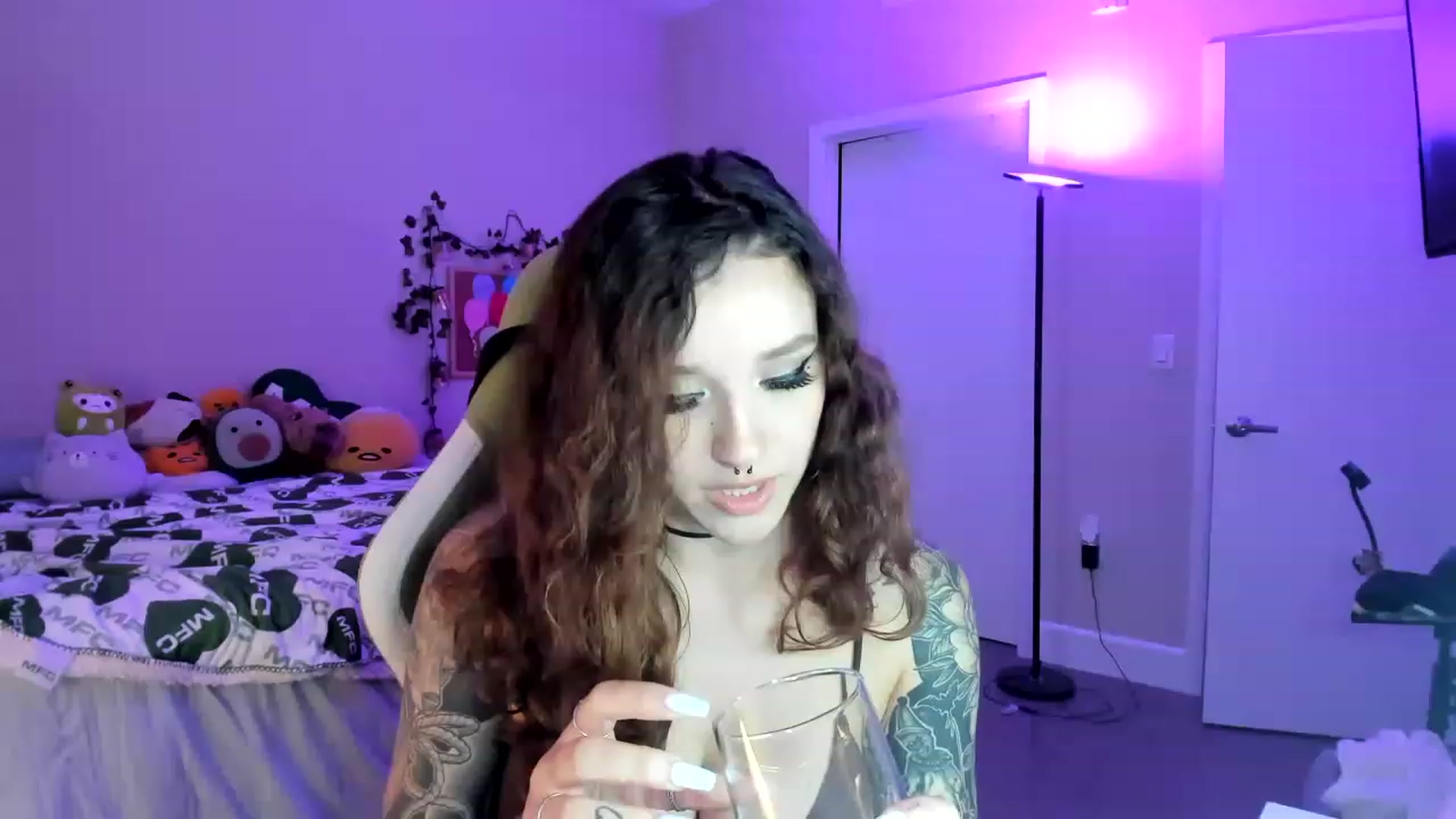 Gallery image thumbnail from GeminiJade69's myfreecams stream on, 06/28/2023, 05:44 image 4 of 20