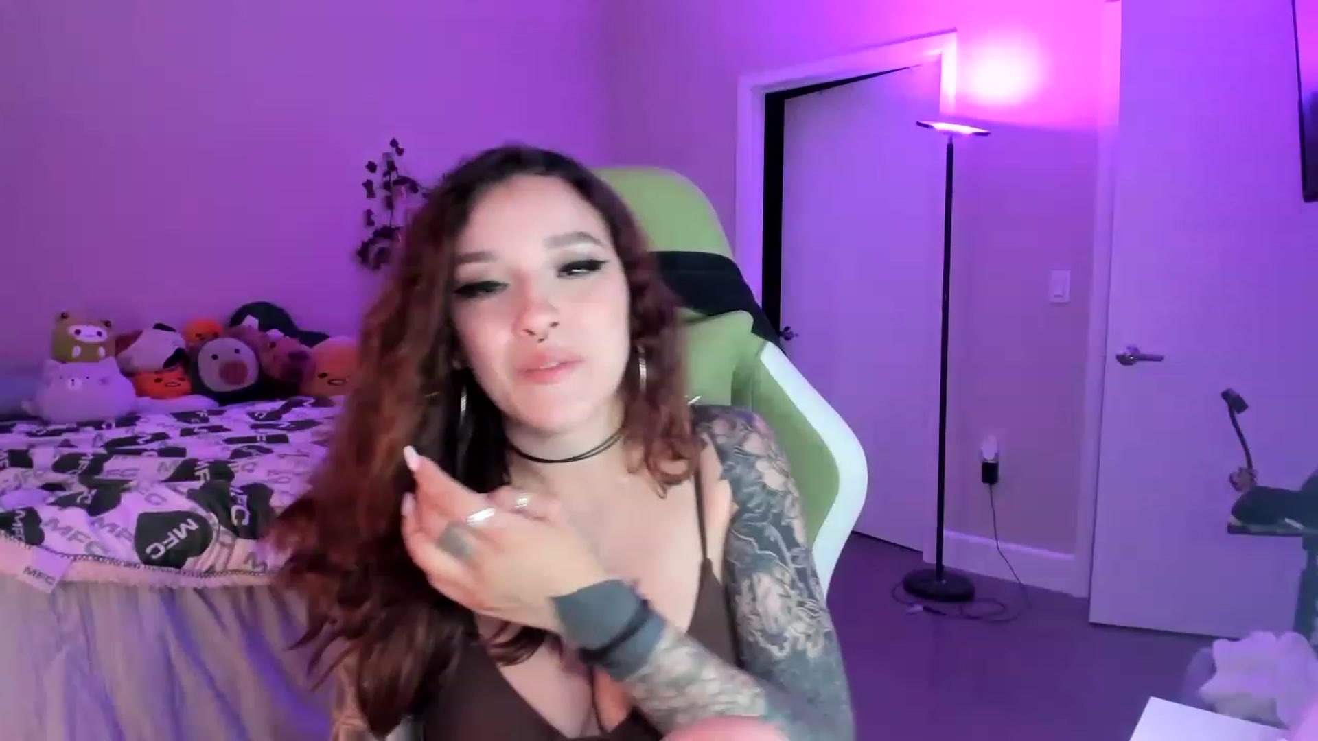 Gallery image thumbnail from GeminiJade69's myfreecams stream on, 06/28/2023, 05:44 image 16 of 20