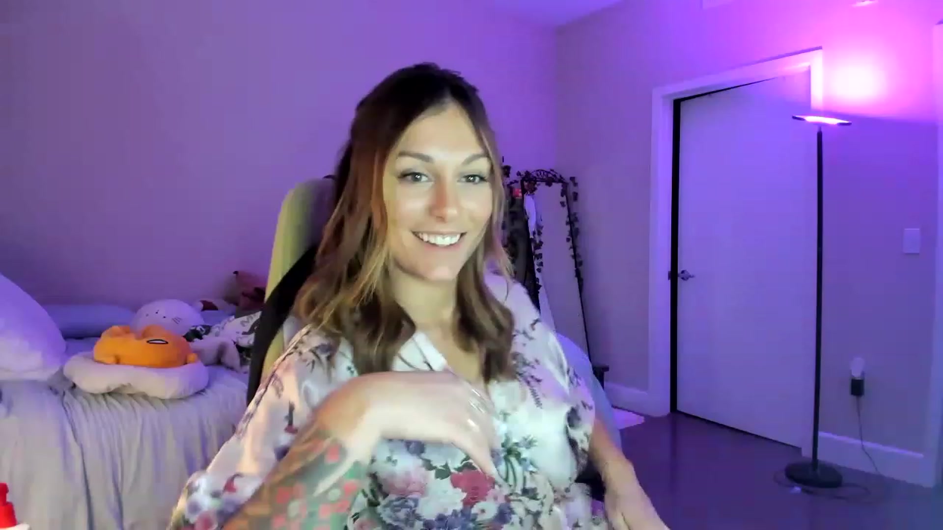 Gallery image thumbnail from GeminiJade69's myfreecams stream on, 06/29/2023, 06:07 image 9 of 20