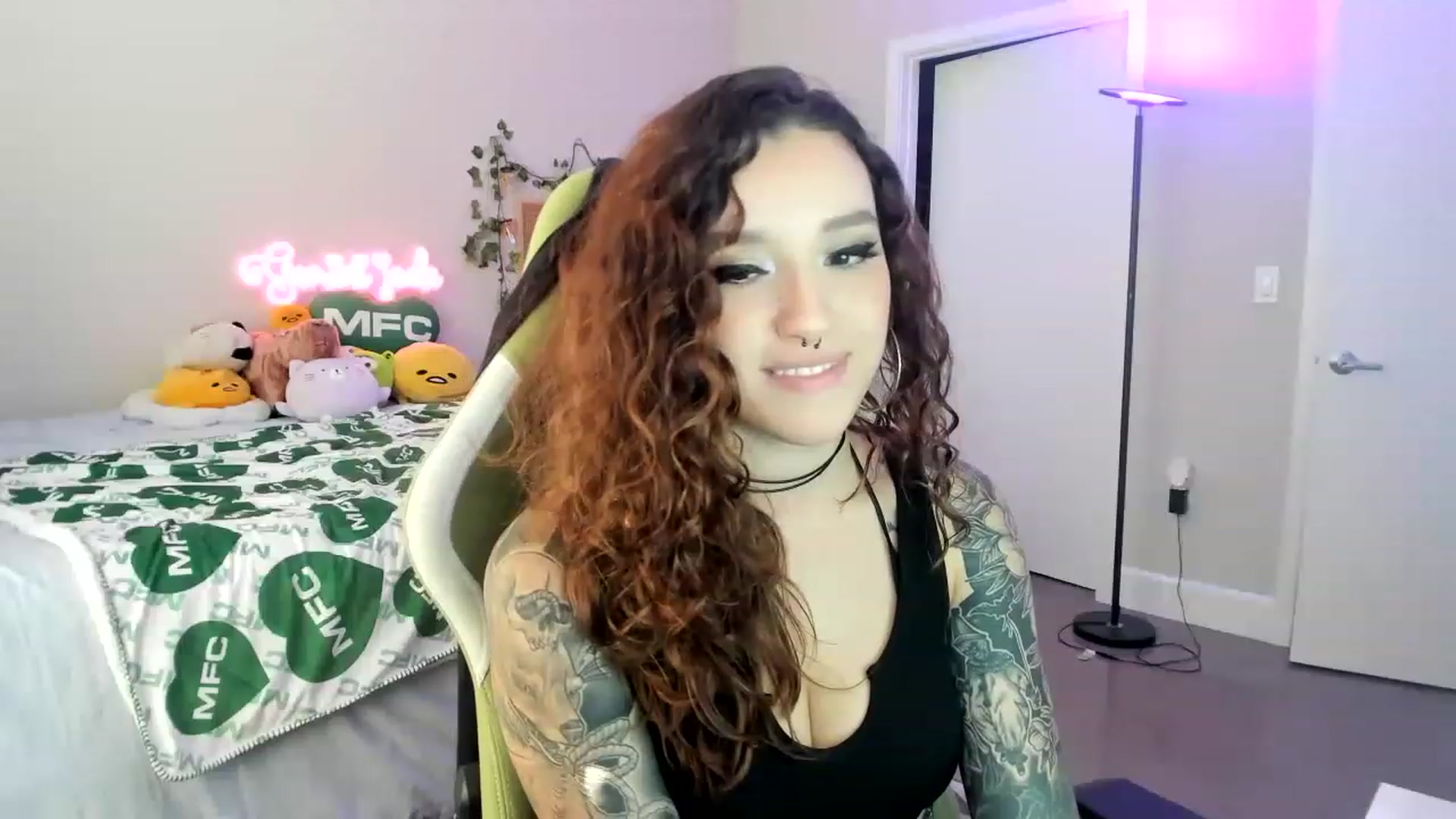 Gallery image thumbnail from GeminiJade69's myfreecams stream on, 07/01/2023, 02:30 image 14 of 20