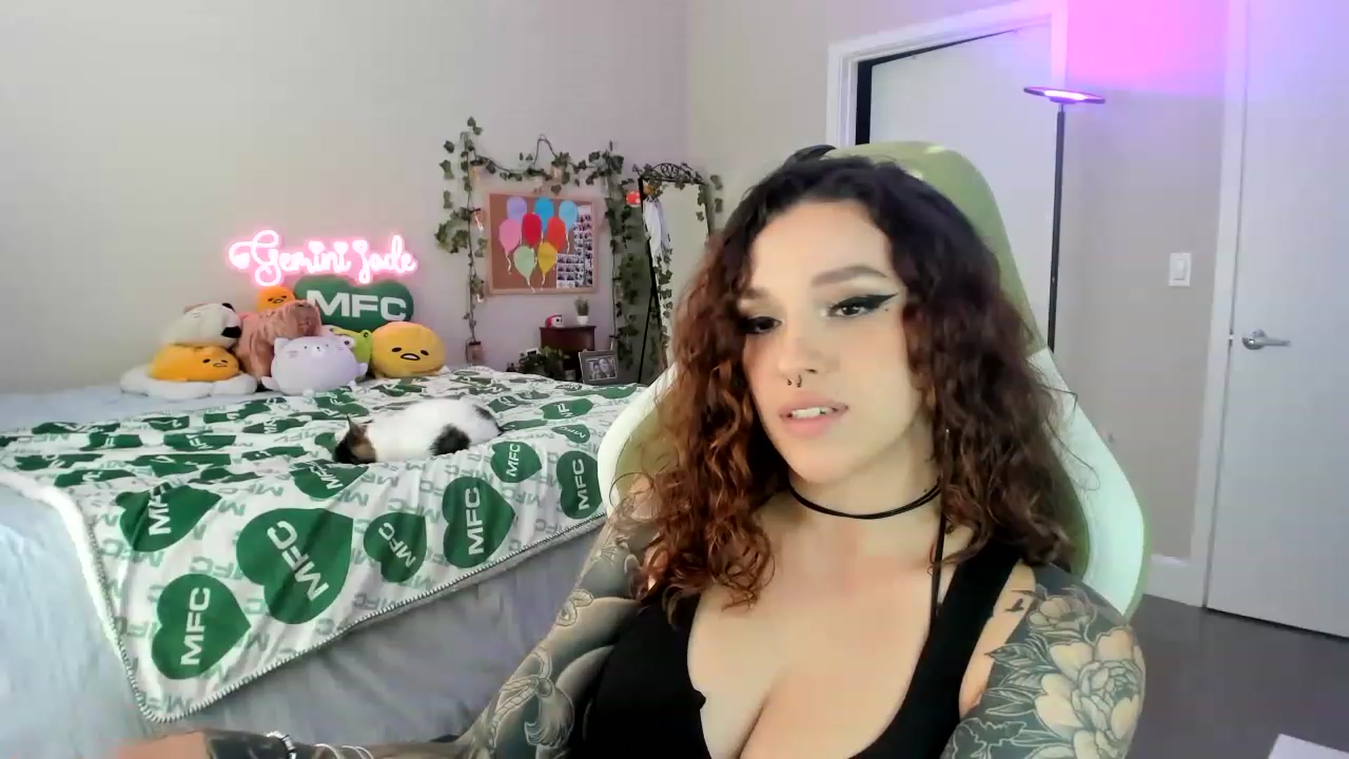 Gallery image thumbnail from GeminiJade69's myfreecams stream on, 07/01/2023, 02:30 image 2 of 20