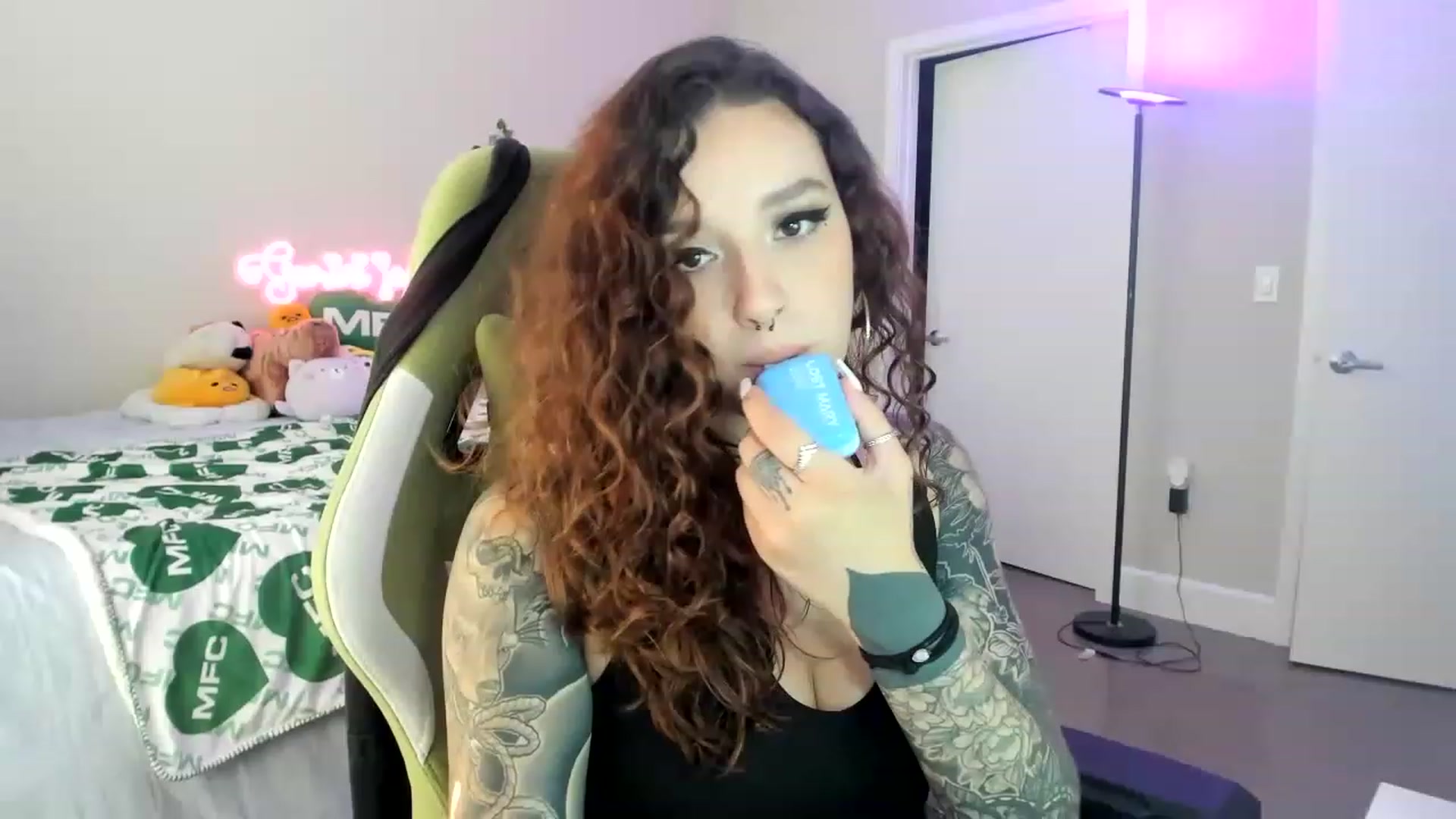 Gallery image thumbnail from GeminiJade69's myfreecams stream on, 07/01/2023, 02:30 image 13 of 20