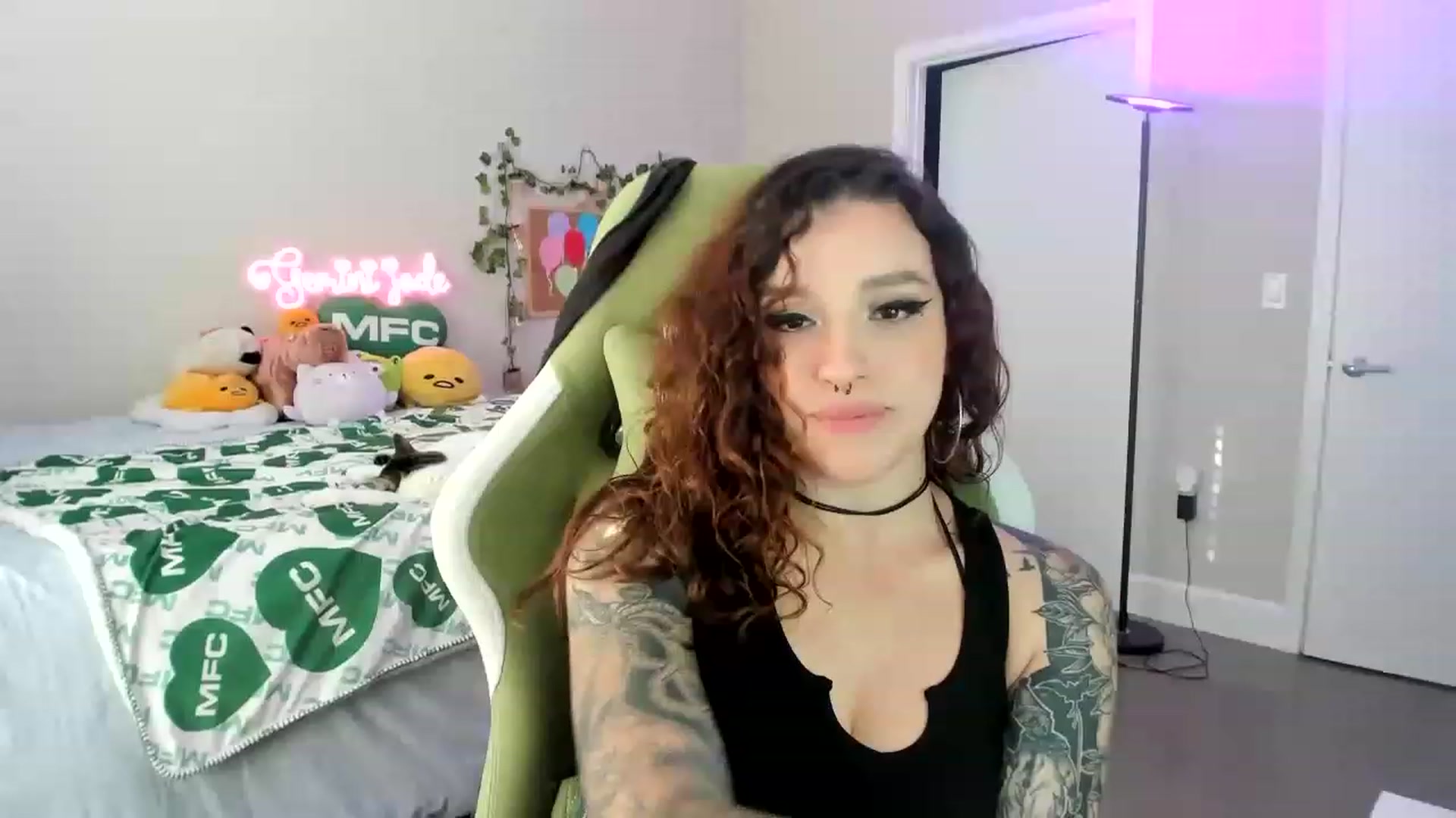 Gallery image thumbnail from GeminiJade69's myfreecams stream on, 07/01/2023, 02:30 image 1 of 20