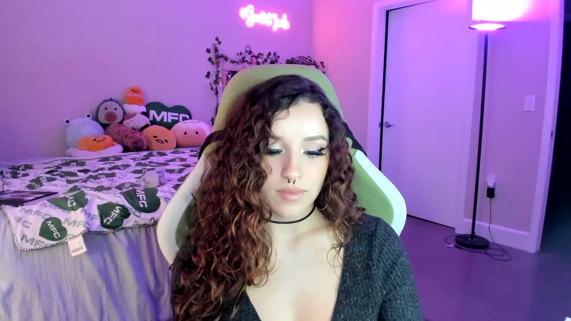 Gallery image thumbnail from GeminiJade69's myfreecams stream on, 07/13/2023, 03:15 image 14 of 20