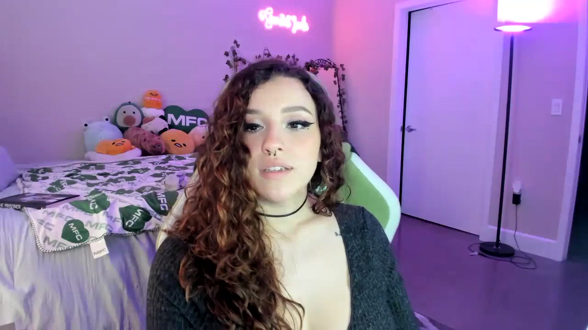 Gallery image thumbnail from GeminiJade69's myfreecams stream on, 07/13/2023, 03:15 image 3 of 20