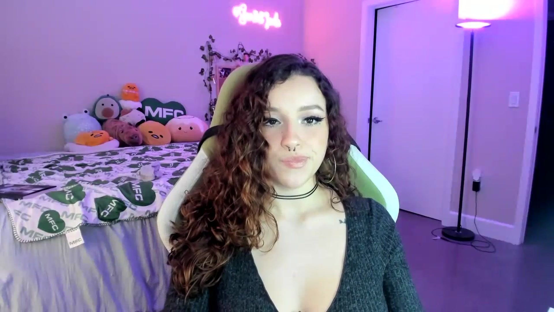 Gallery image thumbnail from GeminiJade69's myfreecams stream on, 07/13/2023, 03:15 image 8 of 20