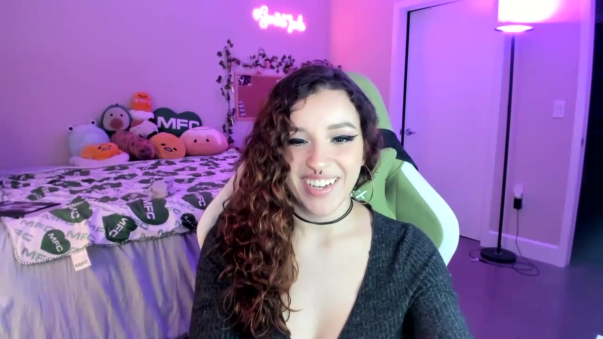 Gallery image thumbnail from GeminiJade69's myfreecams stream on, 07/13/2023, 03:15 image 19 of 20