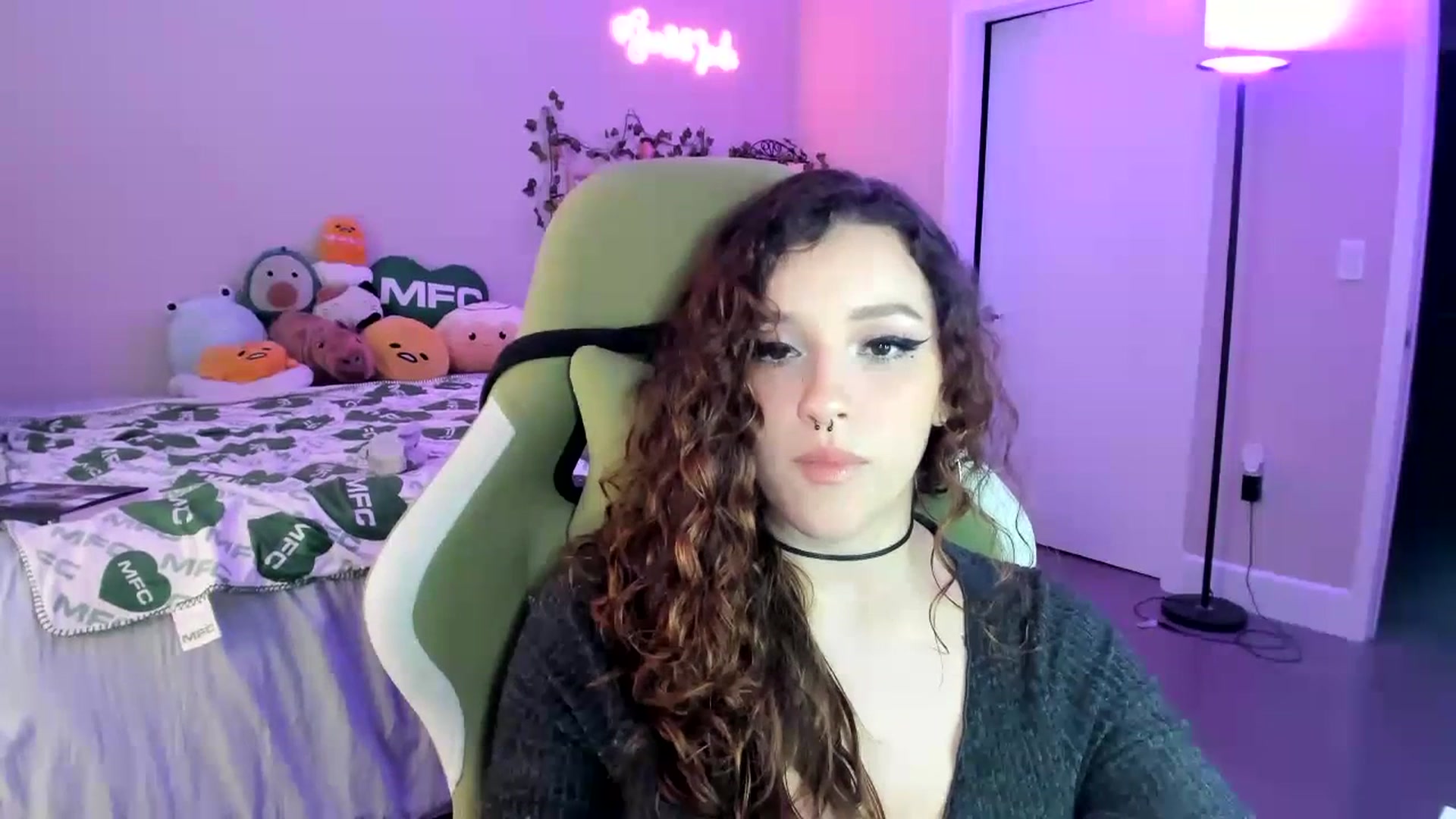 Gallery image thumbnail from GeminiJade69's myfreecams stream on, 07/13/2023, 03:15 image 6 of 20