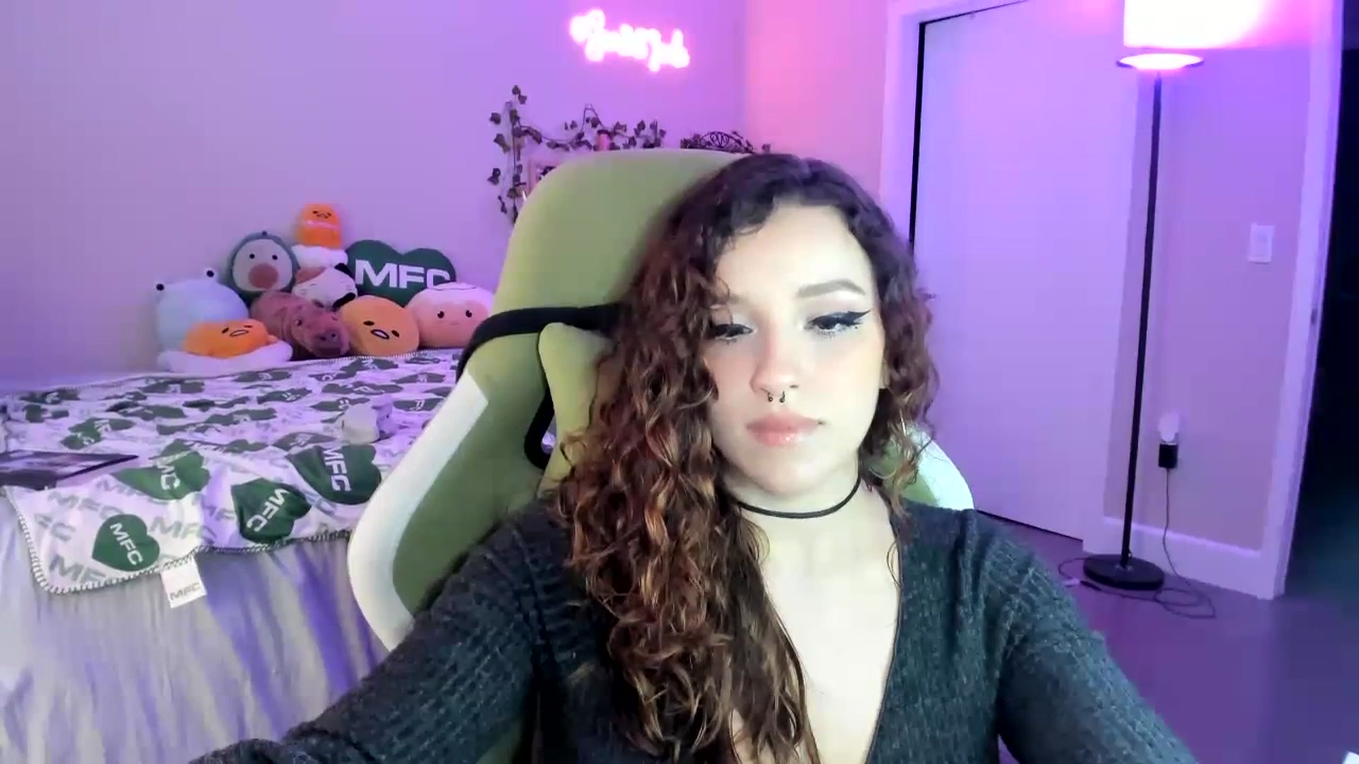 Gallery image thumbnail from GeminiJade69's myfreecams stream on, 07/13/2023, 03:15 image 5 of 20