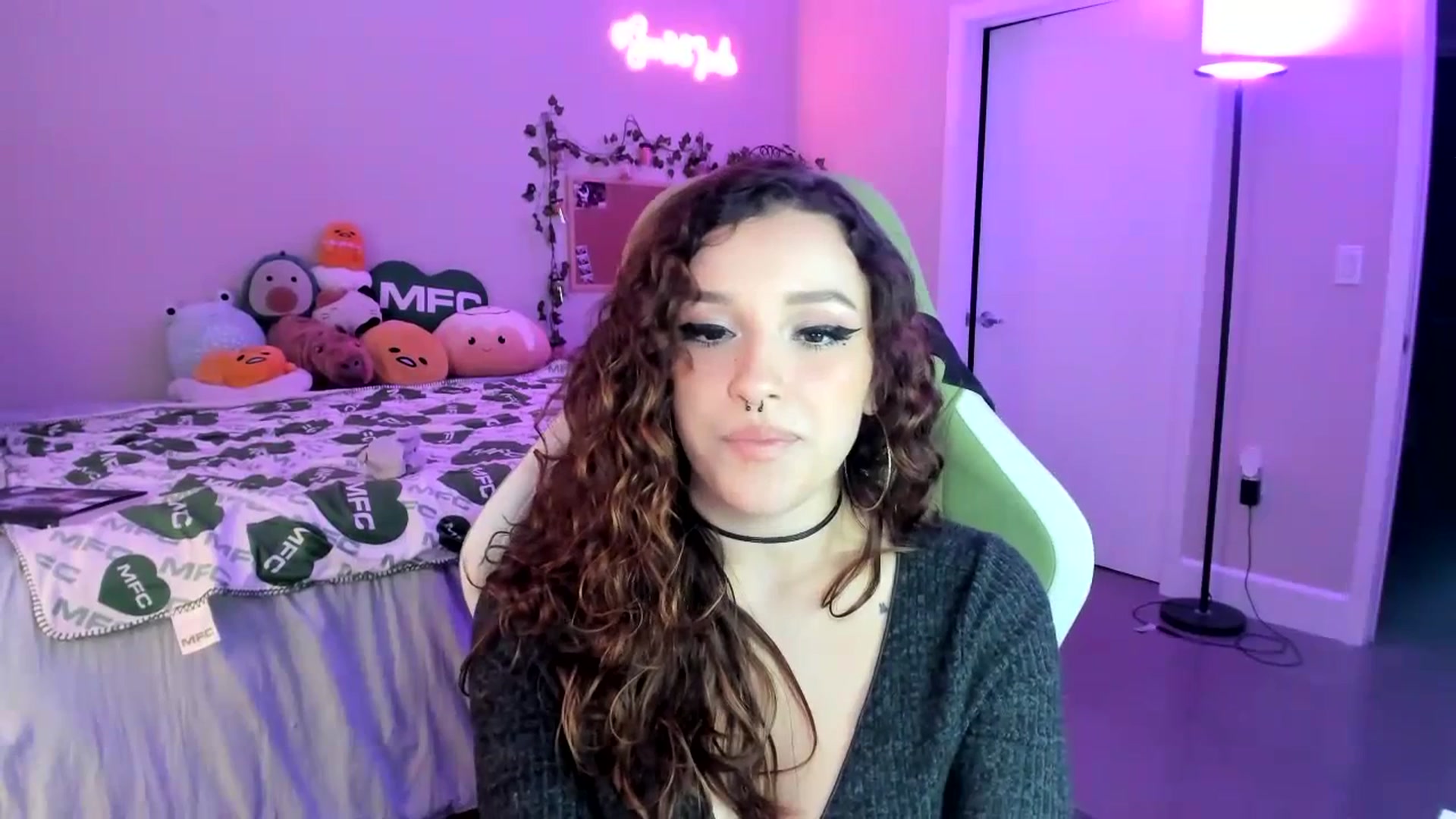 Gallery image thumbnail from GeminiJade69's myfreecams stream on, 07/13/2023, 03:15 image 18 of 20