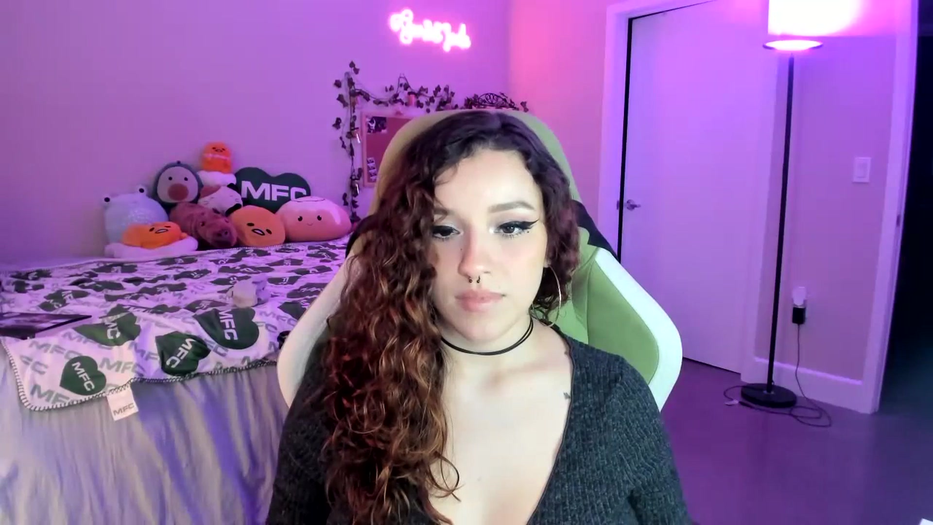 Gallery image thumbnail from GeminiJade69's myfreecams stream on, 07/13/2023, 03:15 image 20 of 20