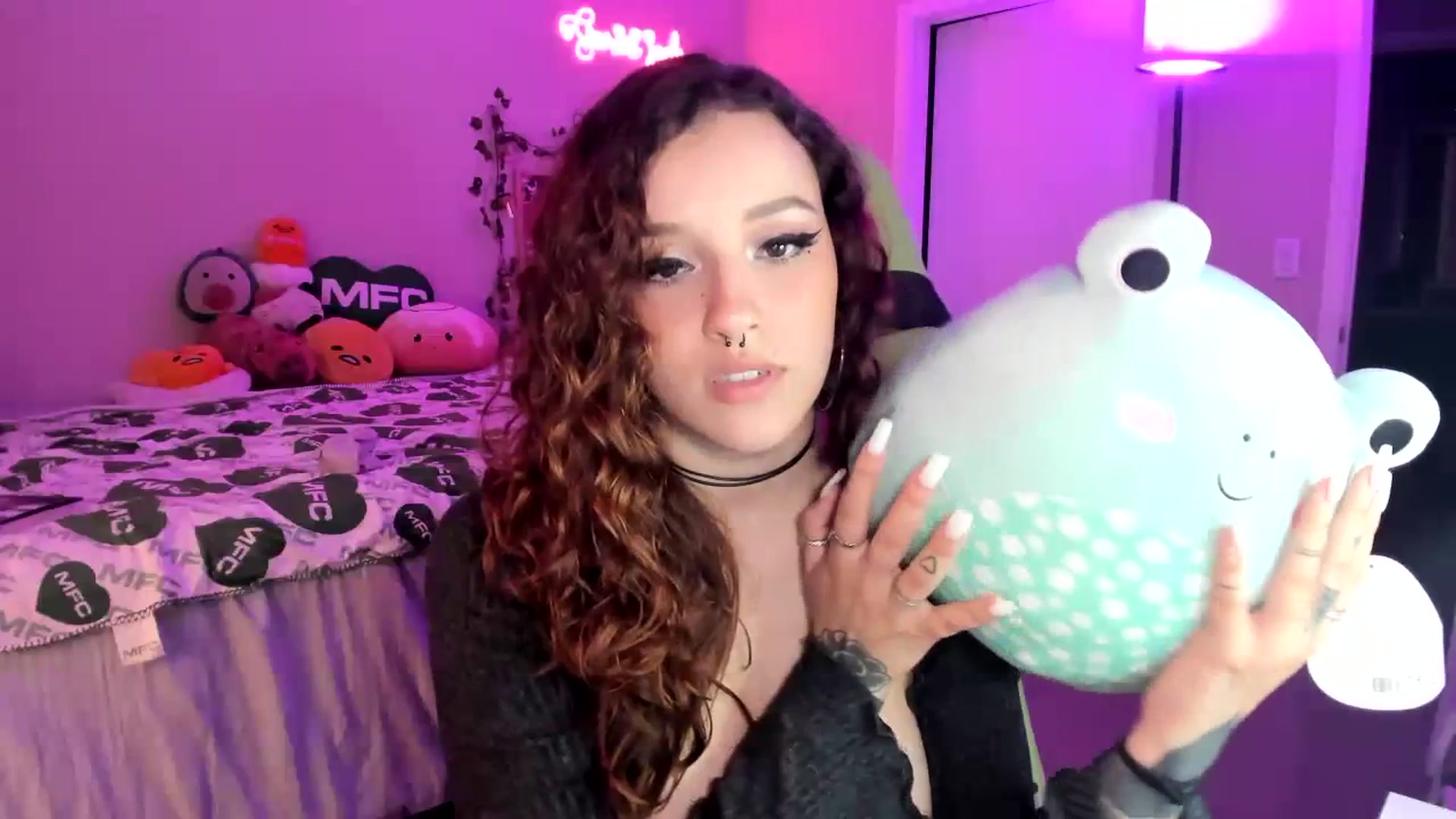Gallery image thumbnail from GeminiJade69's myfreecams stream on, 07/13/2023, 04:48 image 13 of 20