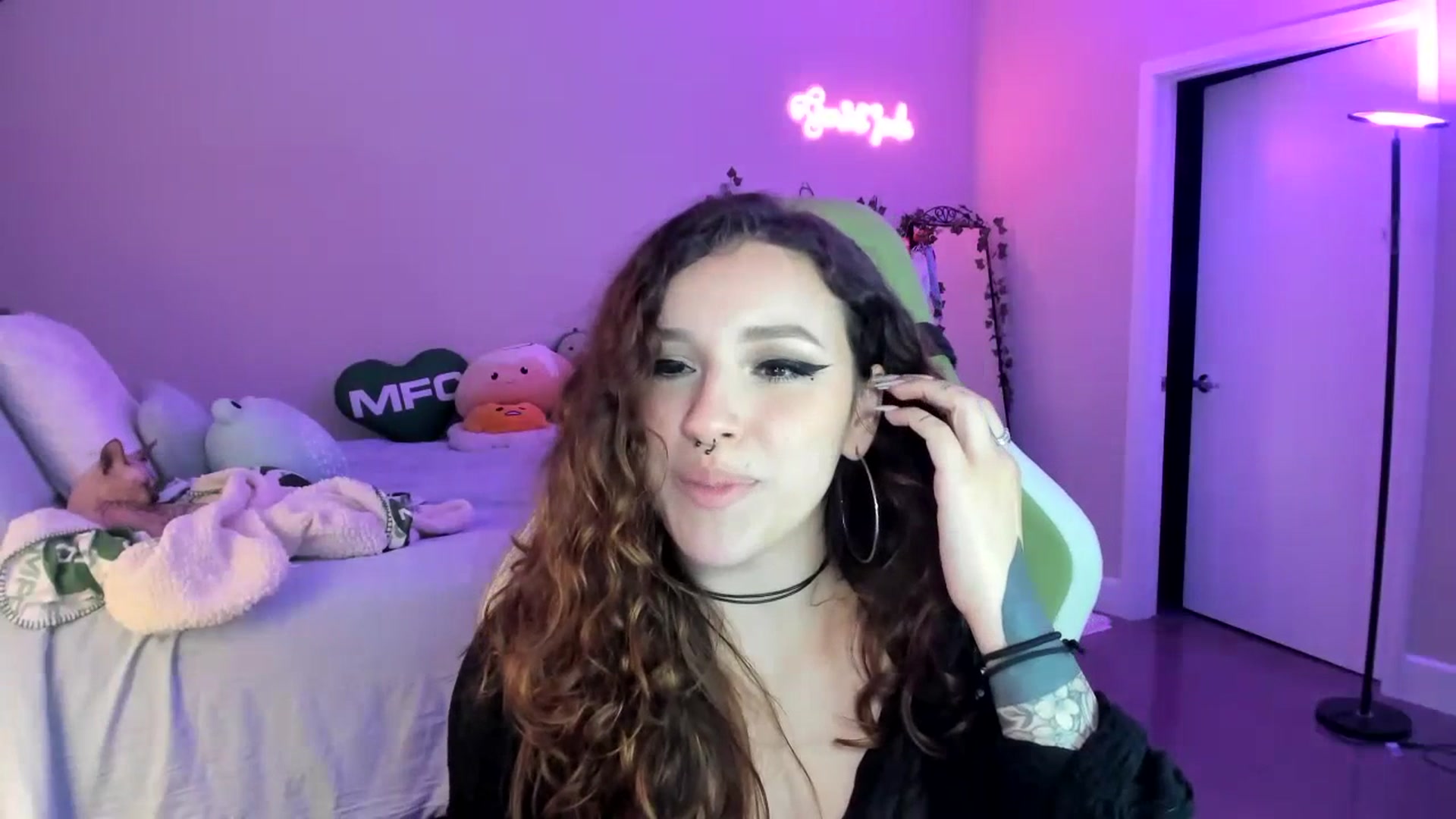 Gallery image thumbnail from GeminiJade69's myfreecams stream on, 07/15/2023, 06:23 image 18 of 20