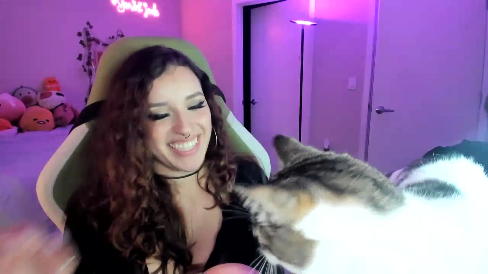 Gallery image thumbnail from GeminiJade69's myfreecams stream on, 07/15/2023, 06:23 image 9 of 20