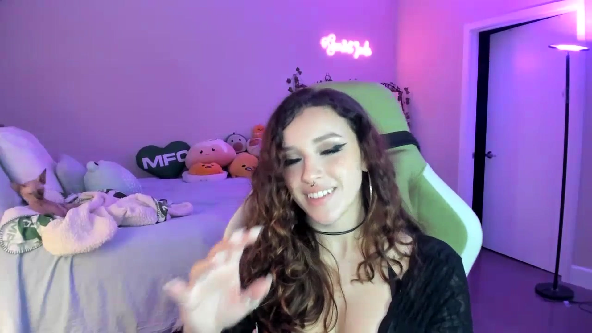 Gallery image thumbnail from GeminiJade69's myfreecams stream on, 07/15/2023, 06:23 image 17 of 20