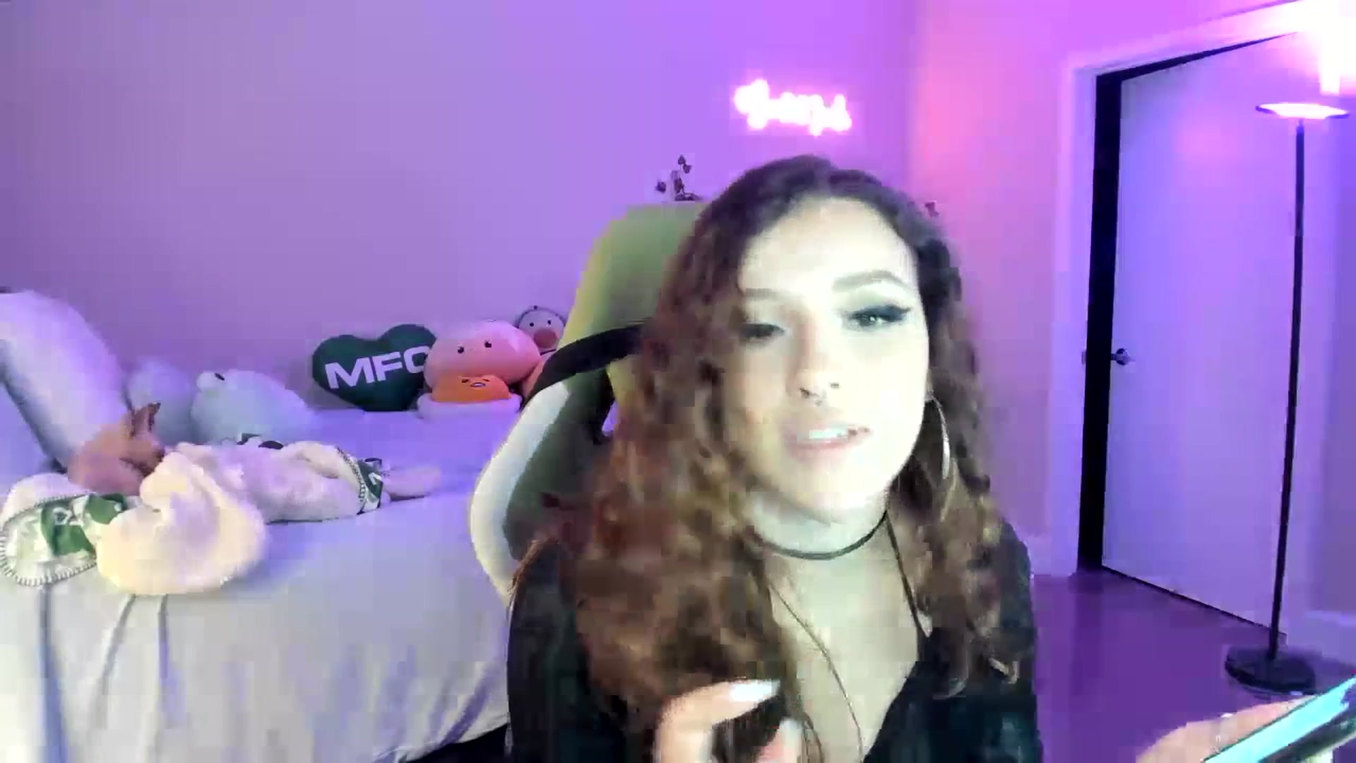 Gallery image thumbnail from GeminiJade69's myfreecams stream on, 07/15/2023, 06:23 image 19 of 20