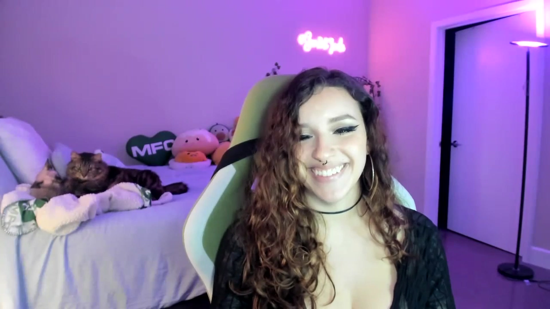 Gallery image thumbnail from GeminiJade69's myfreecams stream on, 07/15/2023, 06:23 image 15 of 20