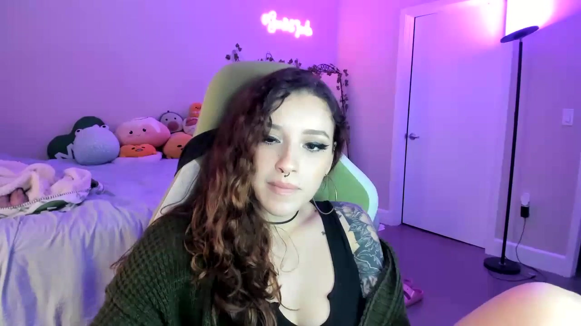Gallery image thumbnail from GeminiJade69's myfreecams stream on, 07/16/2023, 04:09 image 9 of 20