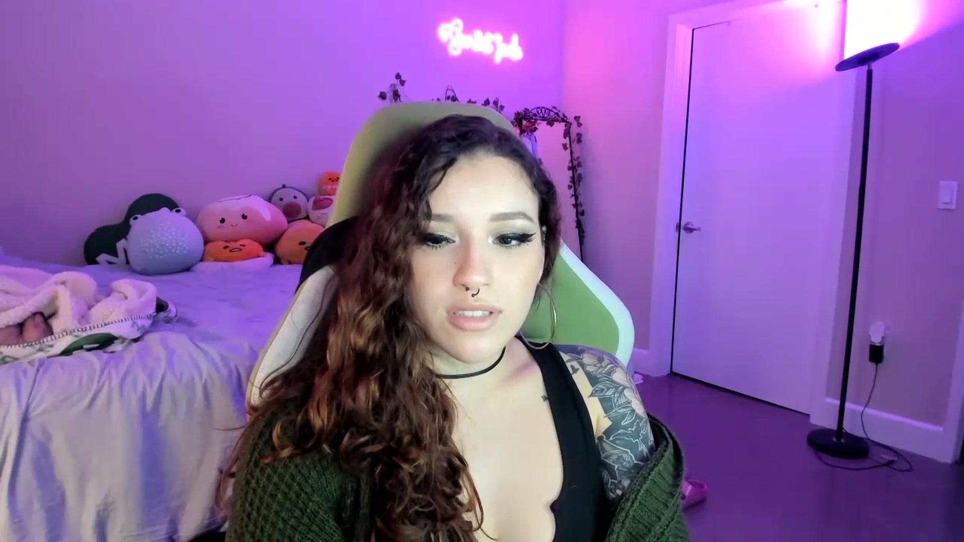 Gallery image thumbnail from GeminiJade69's myfreecams stream on, 07/16/2023, 04:09 image 11 of 20