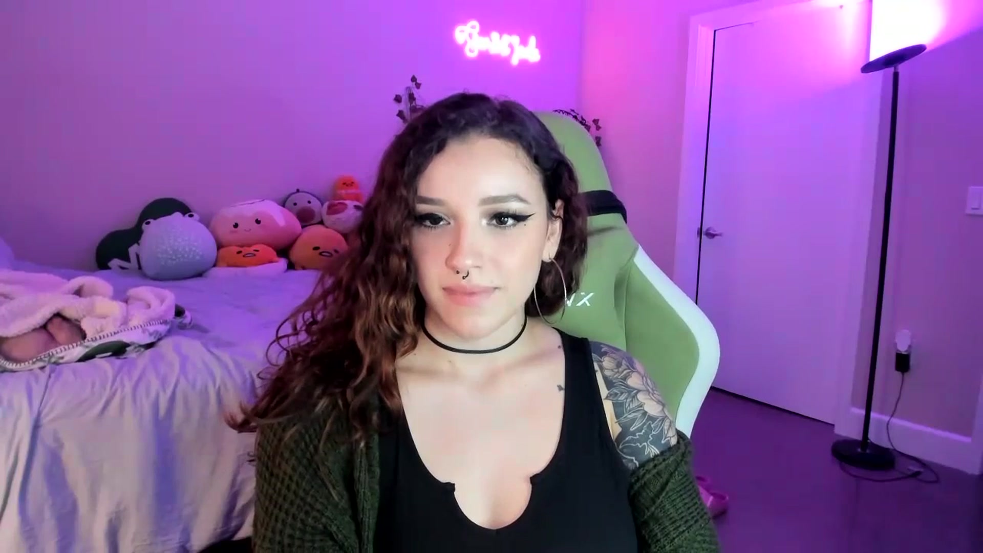 Gallery image thumbnail from GeminiJade69's myfreecams stream on, 07/16/2023, 04:09 image 17 of 20