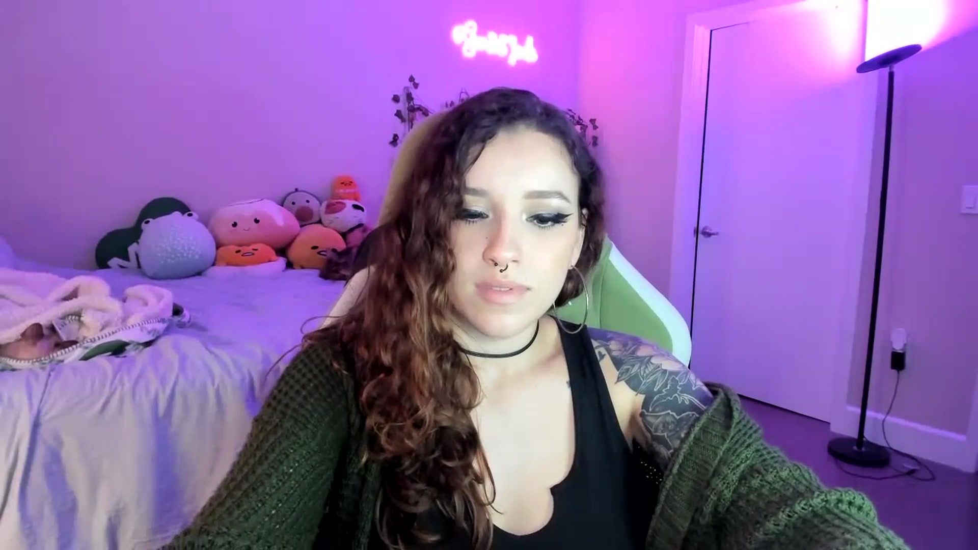 Gallery image thumbnail from GeminiJade69's myfreecams stream on, 07/16/2023, 04:09 image 14 of 20