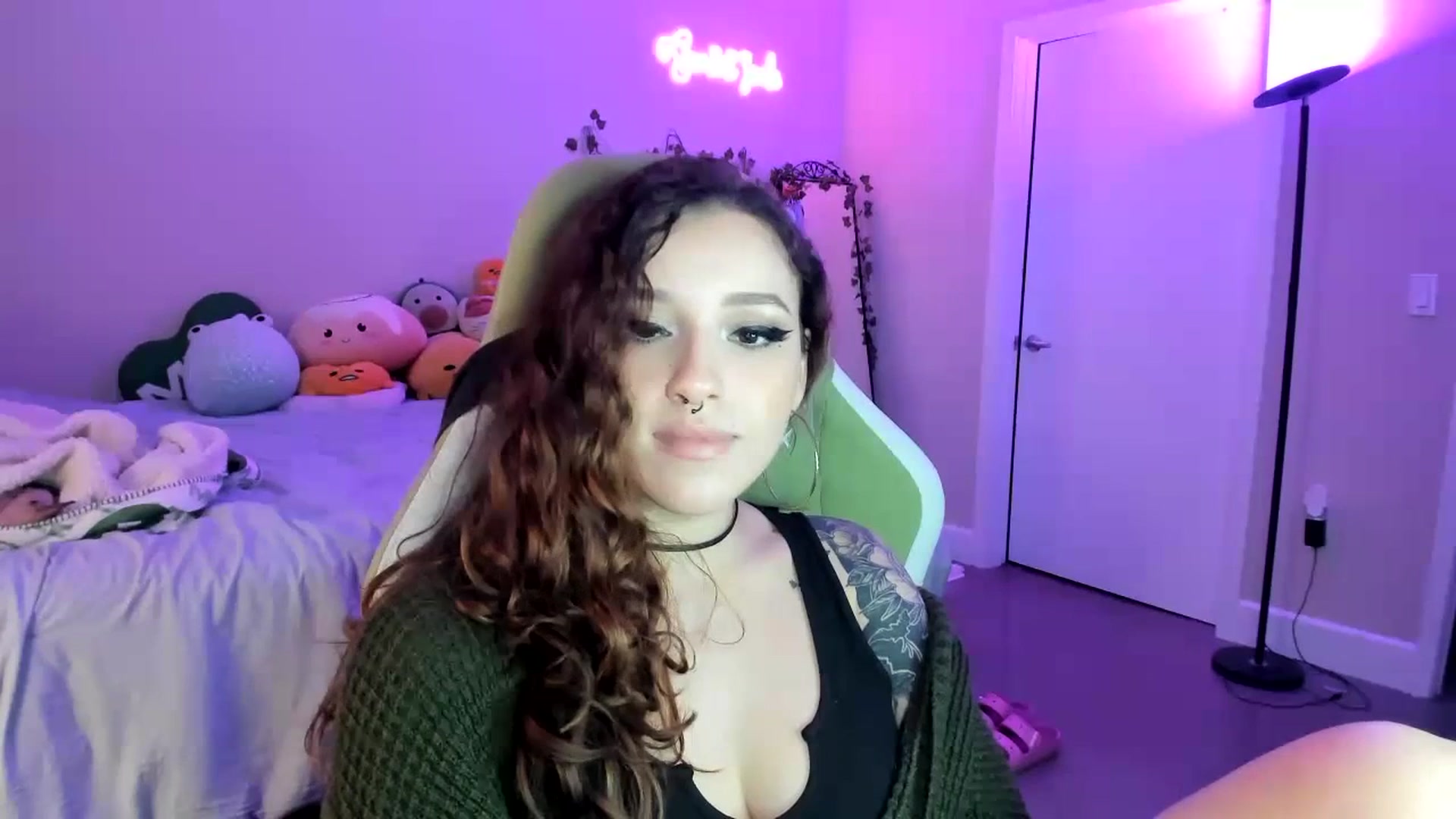 Gallery image thumbnail from GeminiJade69's myfreecams stream on, 07/16/2023, 04:09 image 7 of 20