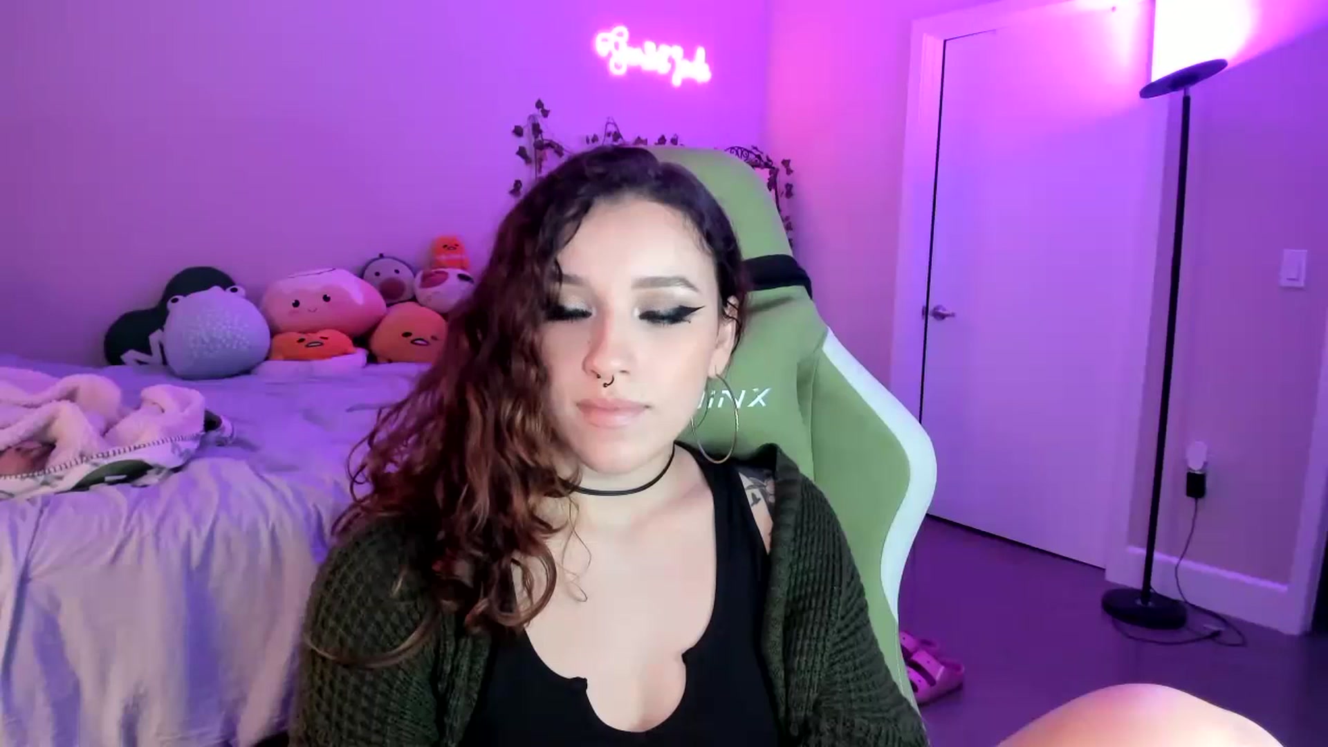 Gallery image thumbnail from GeminiJade69's myfreecams stream on, 07/16/2023, 04:09 image 3 of 20