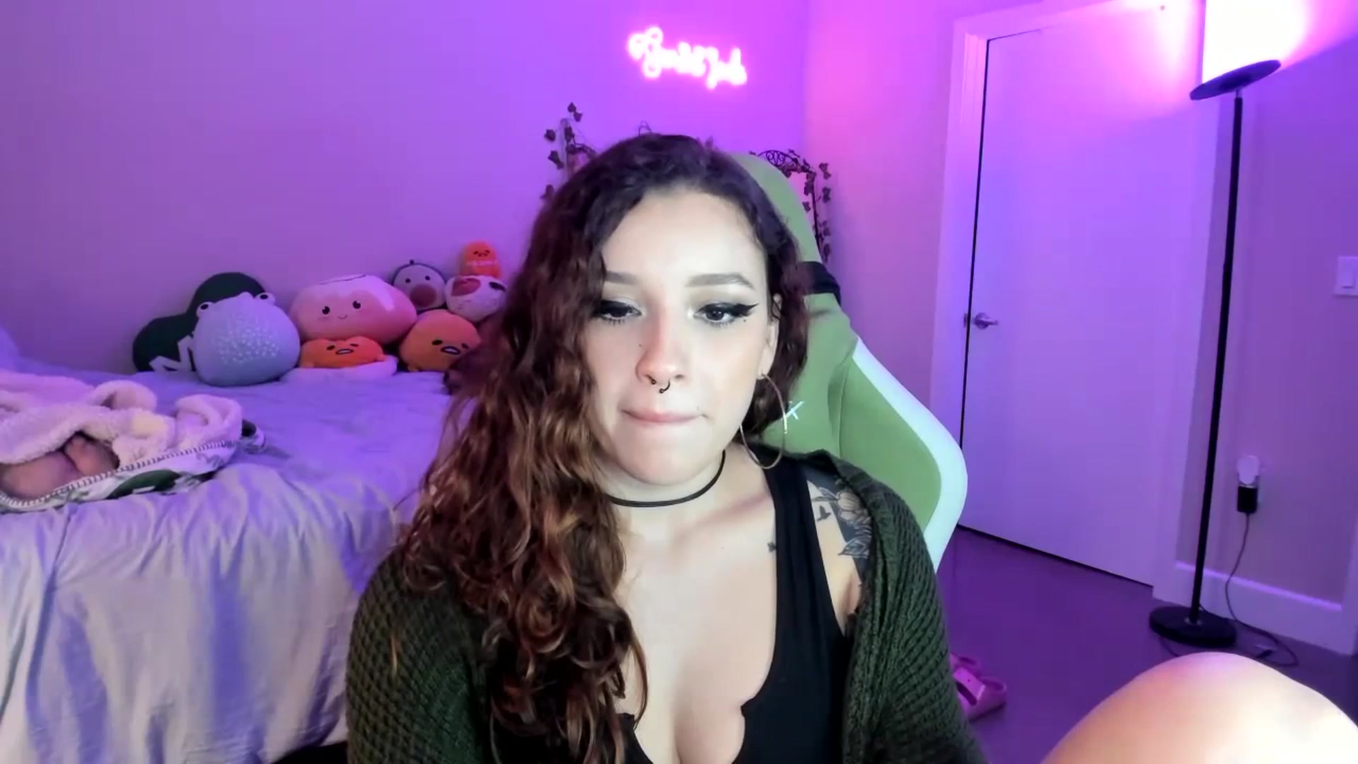Gallery image thumbnail from GeminiJade69's myfreecams stream on, 07/16/2023, 04:09 image 15 of 20