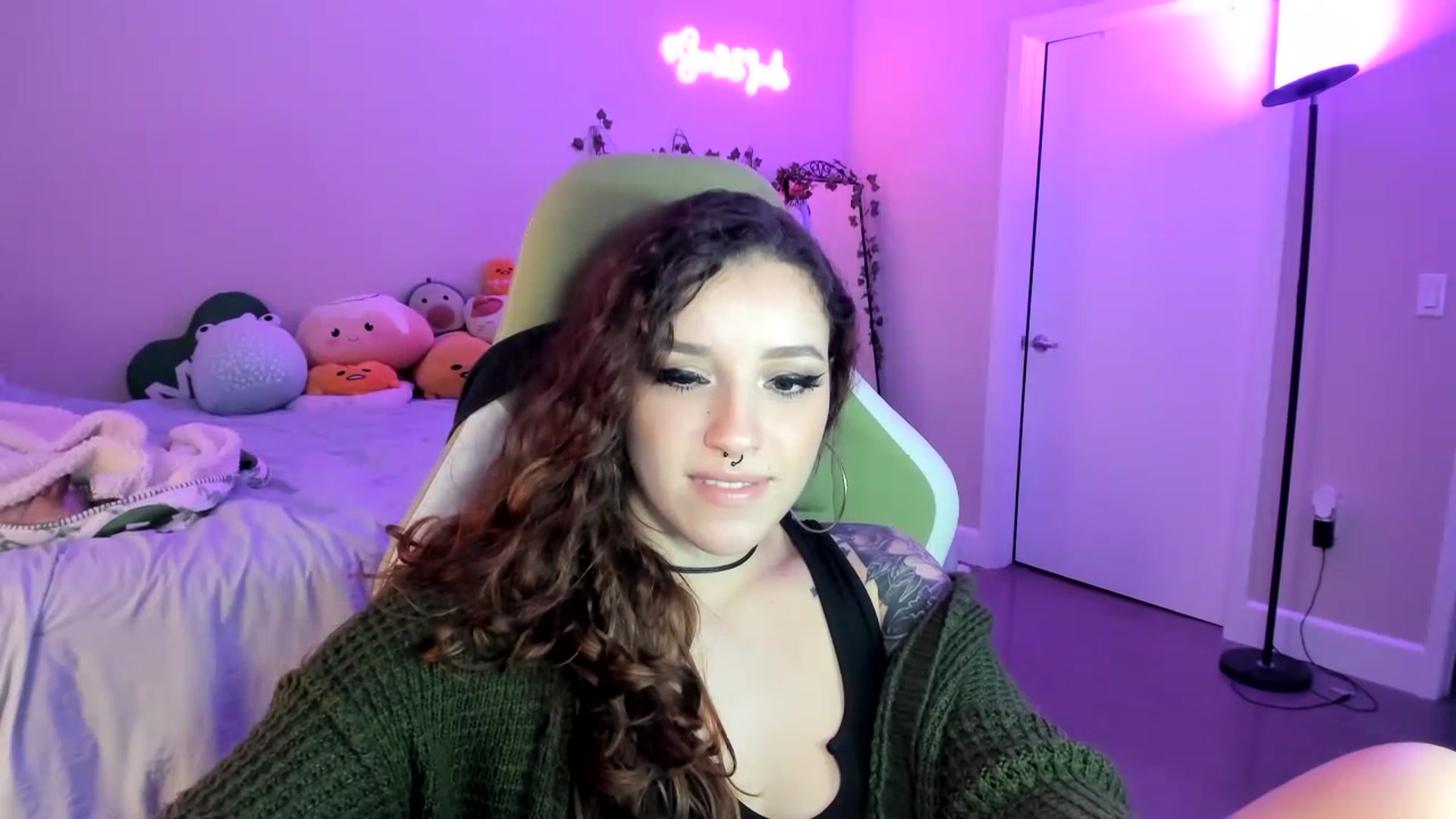 Gallery image thumbnail from GeminiJade69's myfreecams stream on, 07/16/2023, 04:09 image 12 of 20
