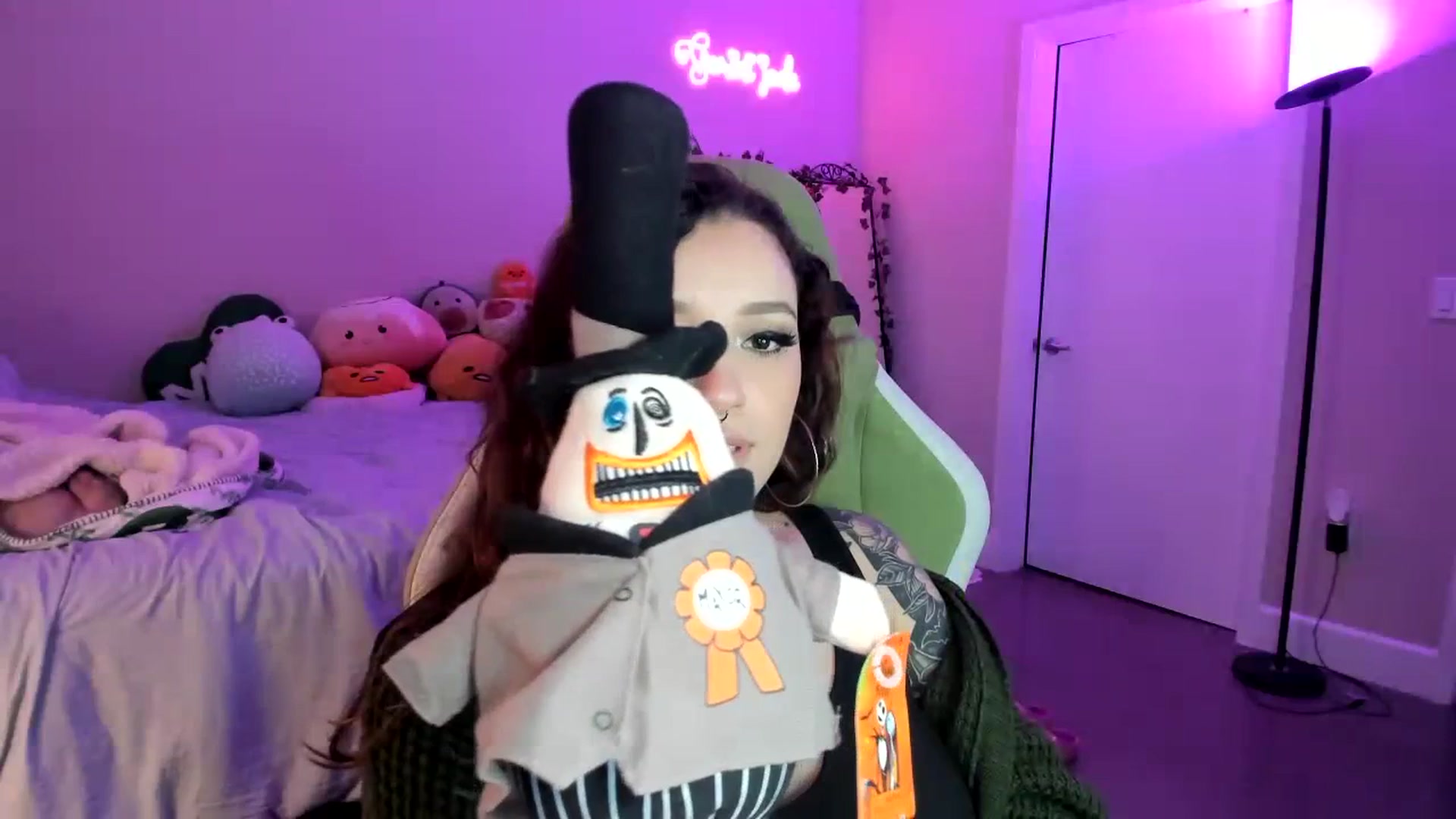 Gallery image thumbnail from GeminiJade69's myfreecams stream on, 07/16/2023, 04:09 image 19 of 20