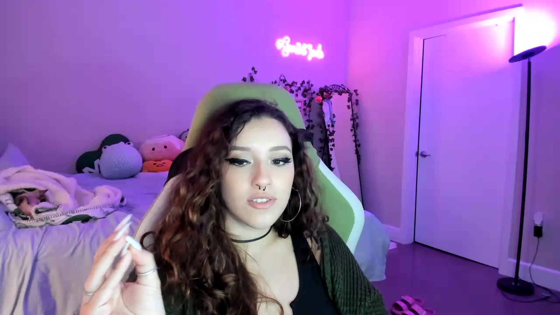 Gallery image thumbnail from GeminiJade69's myfreecams stream on, 07/16/2023, 05:43 image 8 of 20