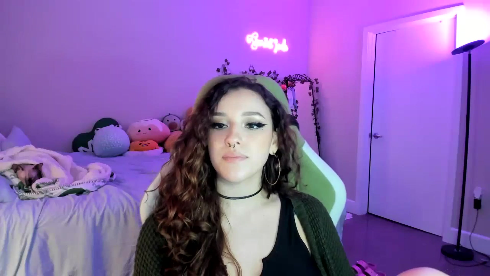 Gallery image thumbnail from GeminiJade69's myfreecams stream on, 07/16/2023, 05:43 image 6 of 20