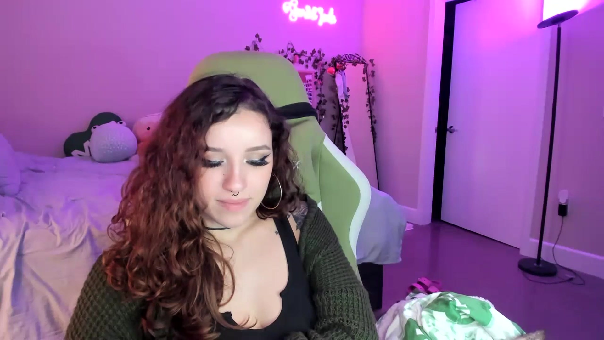 Gallery image thumbnail from GeminiJade69's myfreecams stream on, 07/16/2023, 06:32 image 19 of 20